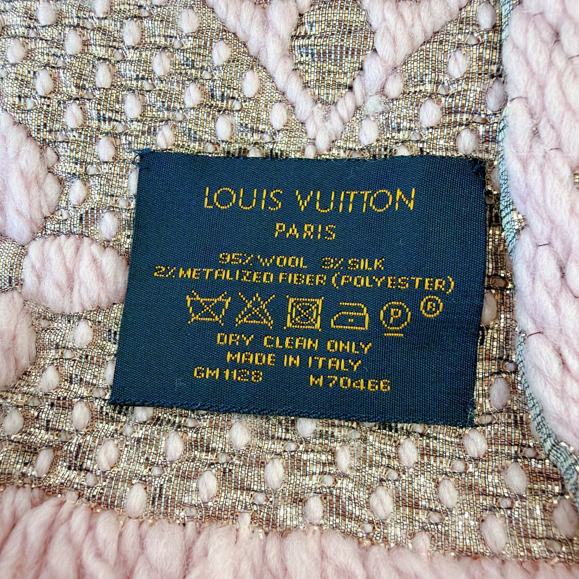 Louis Vuitton Louis Vuitton pink wool full logo fringed scarf Size ONE SIZE - 7 Thumbnail