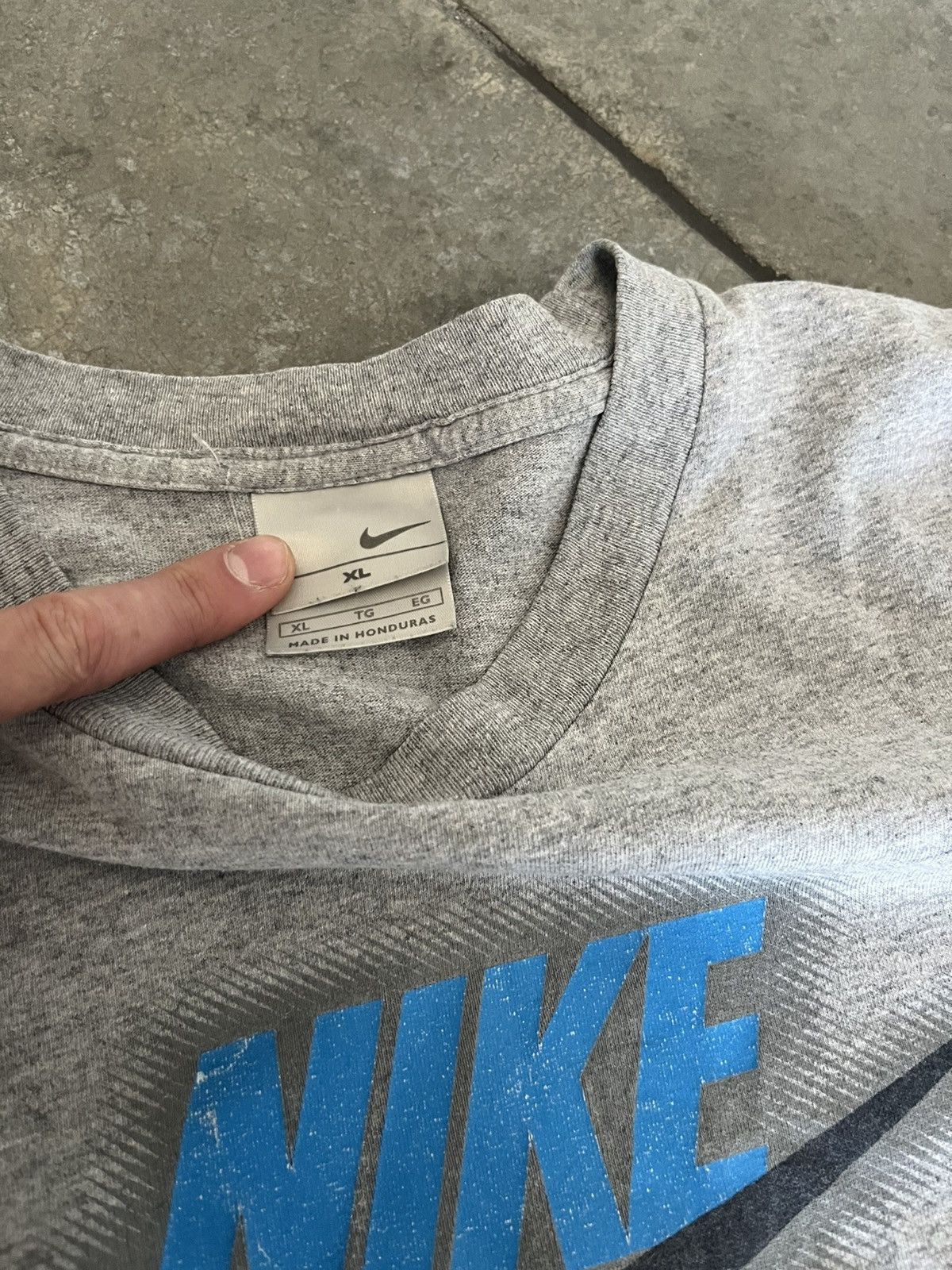 Nike Grey and blue Nike vintage tee from the 90s Size US XL / EU 56 / 4 - 5 Thumbnail
