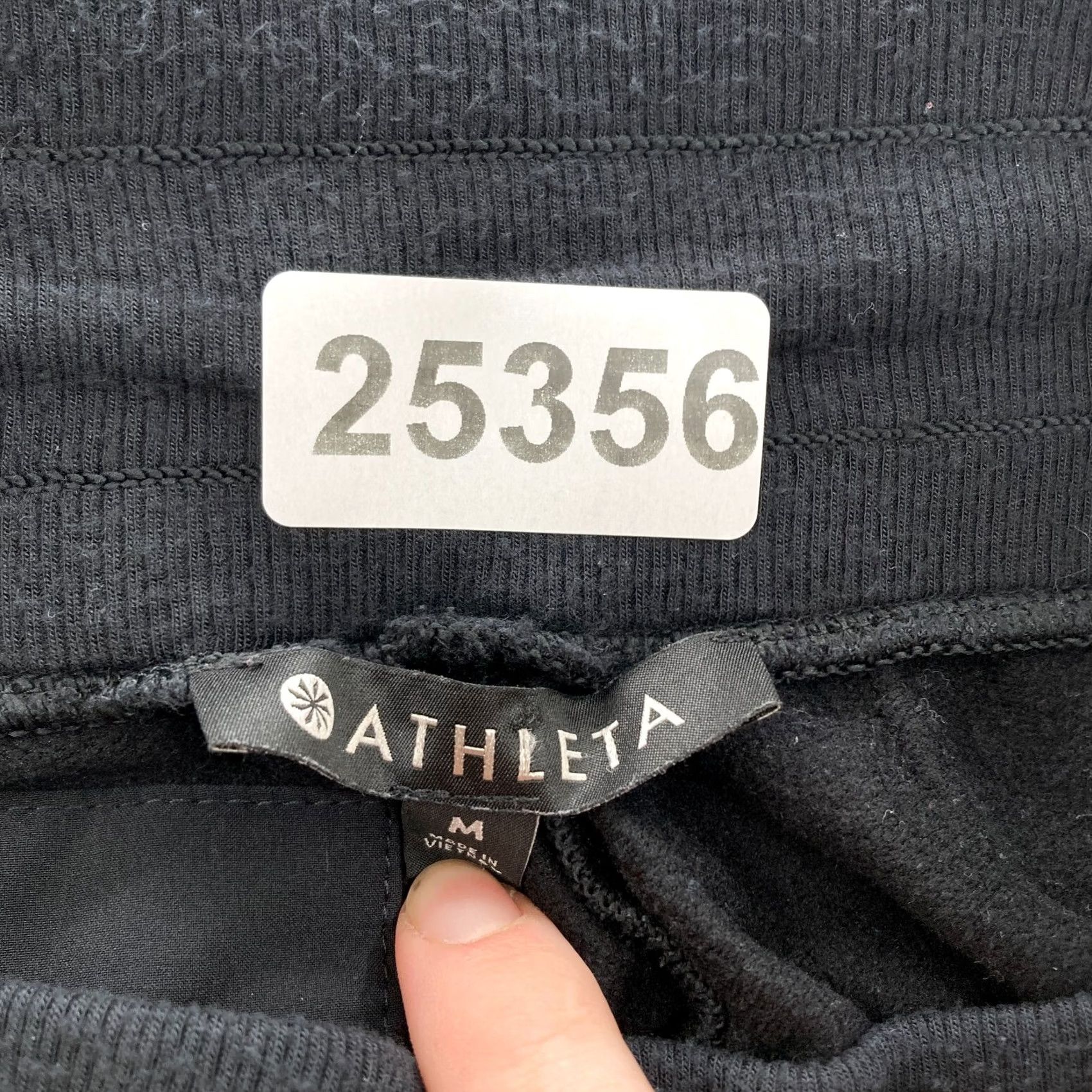Athleta Athleta Luxe Coaster Jogger Pants Women Medium Black Cuffed Drawstring Tapered Jogger Pants Black Women Medium Athleta Luxe Coaster Jogger Pants Size 32" / US 10 / IT 46 - 5 Thumbnail