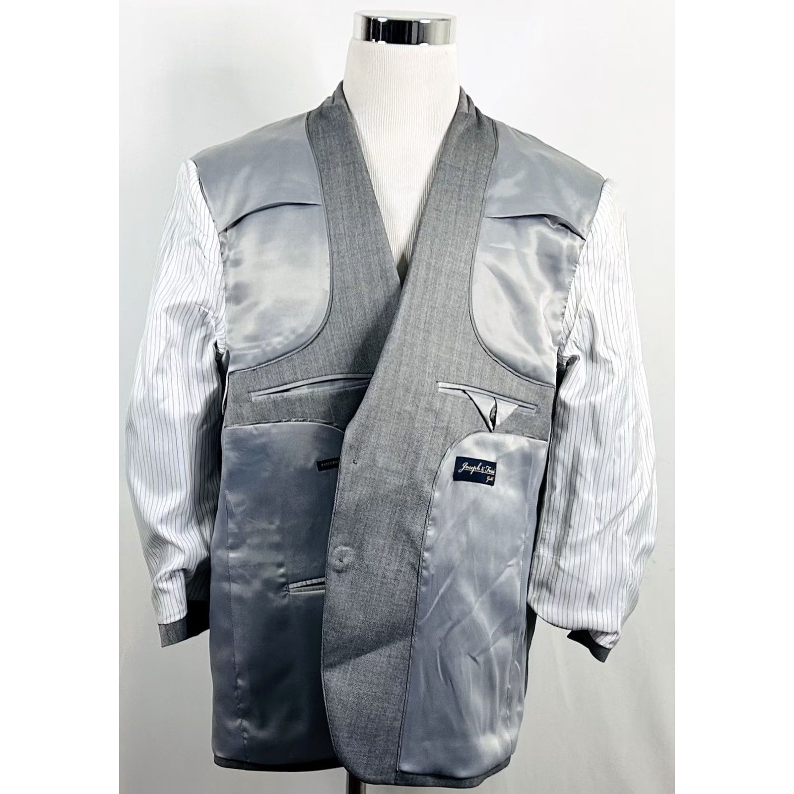 Joseph Joseph & Feiss 46S Executive Fit Sport Coat Gray Herringbone Two Button Vented Size US XS / EU 42 / 0 - 7 Thumbnail