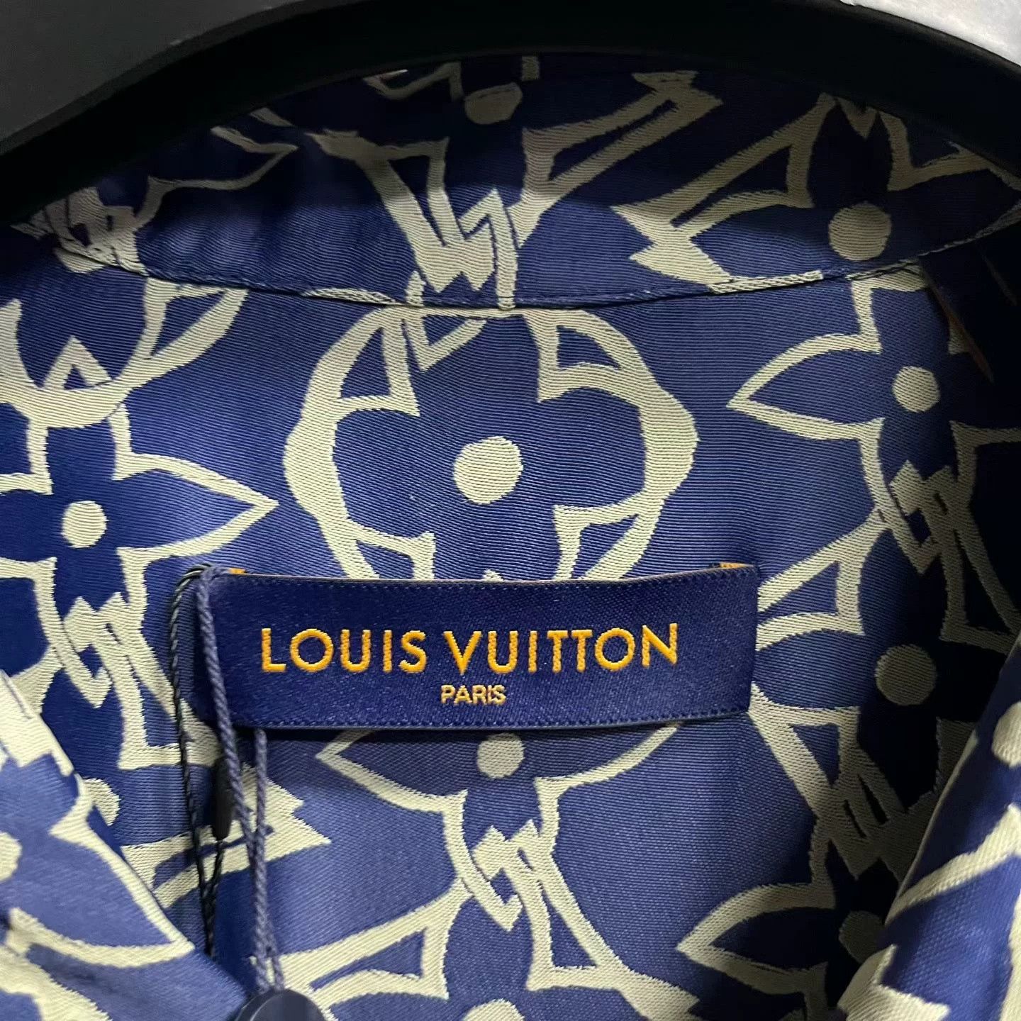 Louis Vuitton Louis Vuitton Blue Collared Button Shirt Size US S / EU 44-46 / 1 - 2 Thumbnail