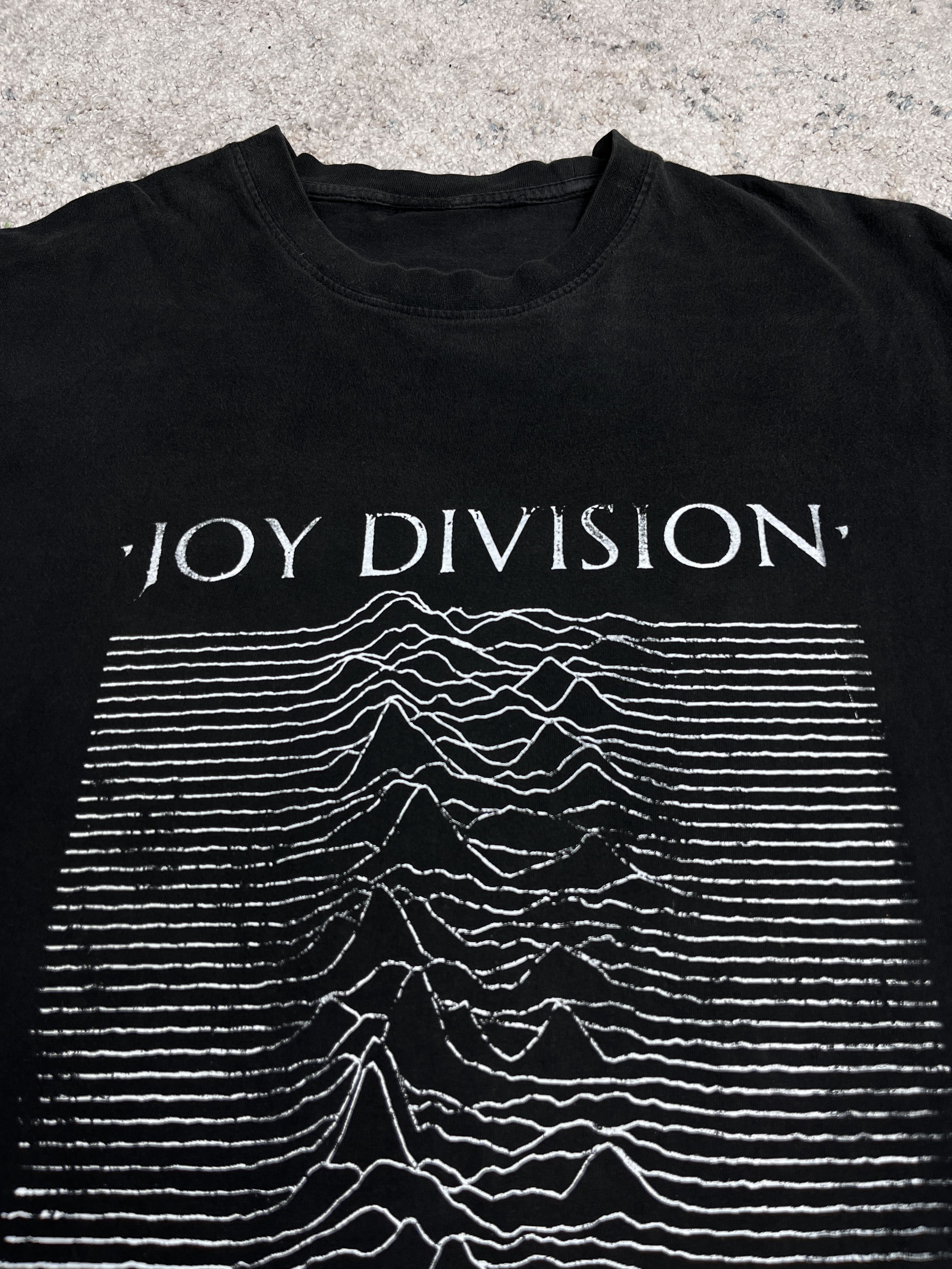Band Tees 1990s JOY DIVISION UNKNOWN PLEASURES FADED TEE - № 996 Size US L / EU 52-54 / 3 - 4 Thumbnail