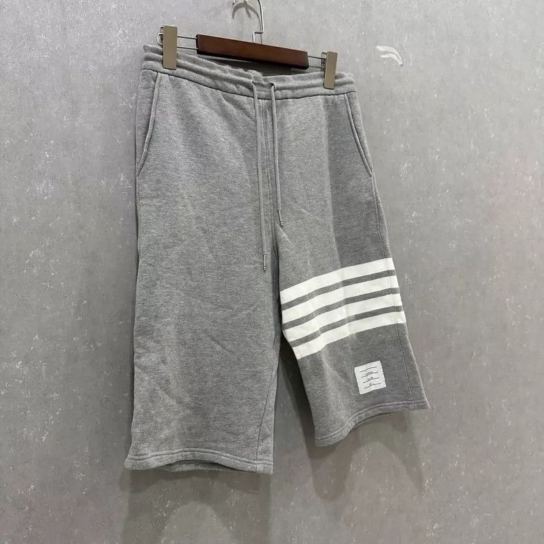 Thom Browne Thom Browne size3 Classic four stripe shorts Size US 27 - 5 Thumbnail