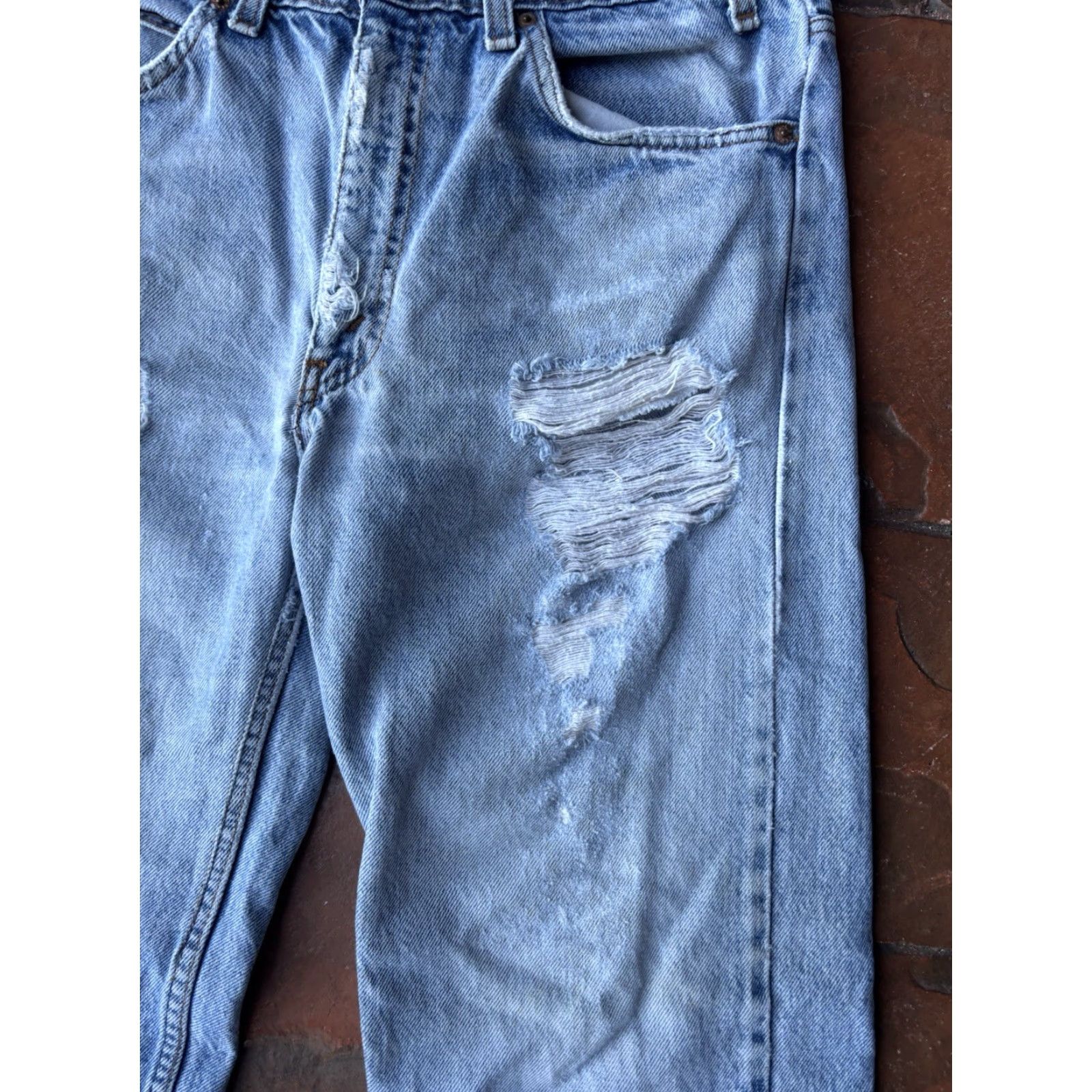 Levi's VINTAGE Levi's 505 Jeans Men Regular 33x32 Light Blue 90s Grunge USA Made Denim 5-Pocket Design Size US 33 - 7 Thumbnail