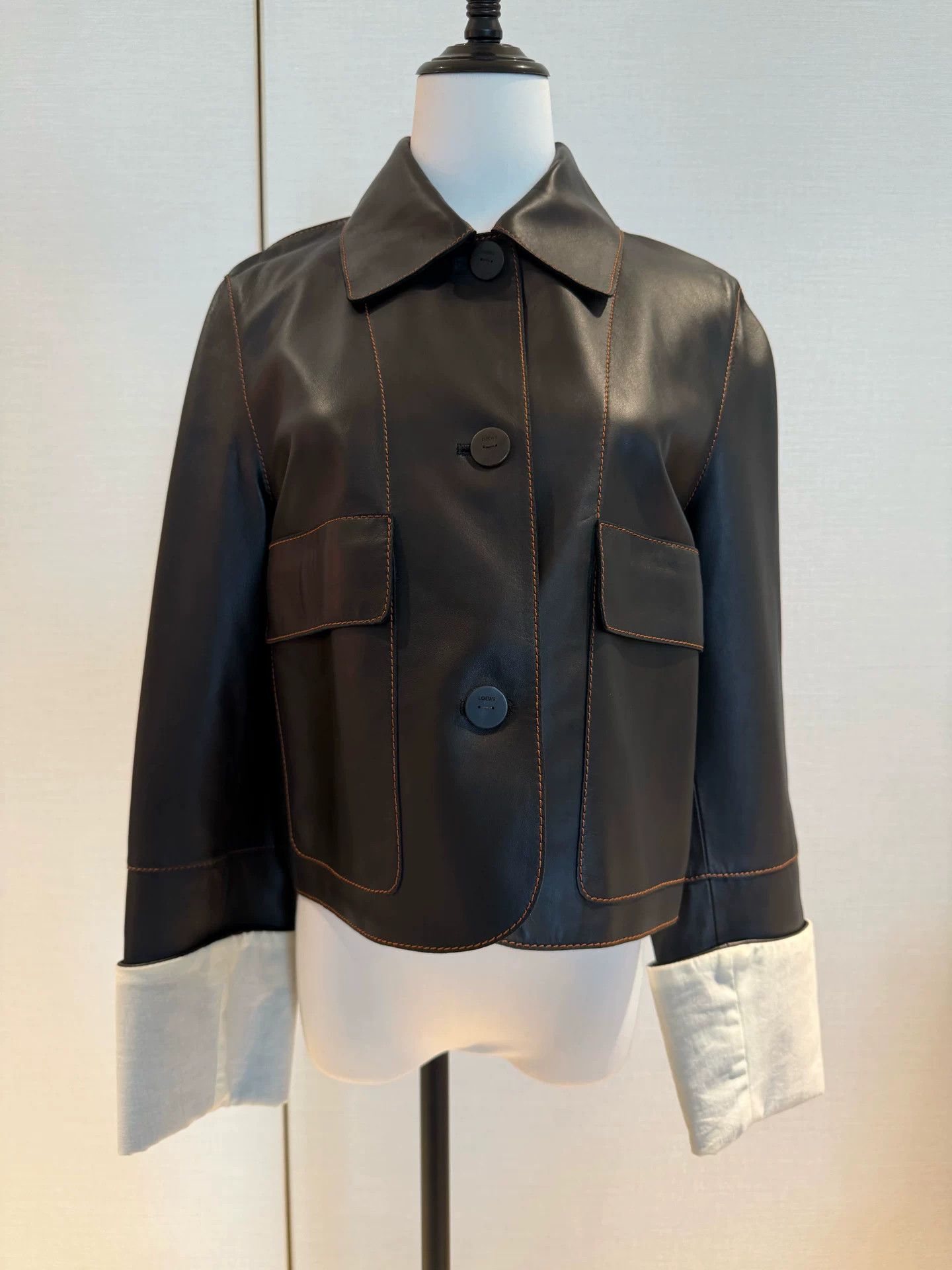 Loewe classic loewe lambskin leather jacket for women Size US M / EU 48-50 / 2 - 1 Thumbnail