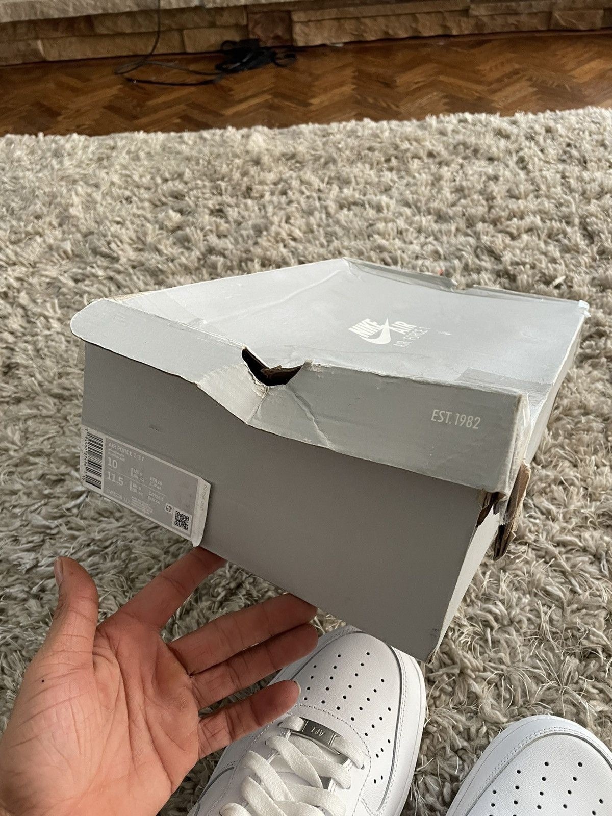 Nike Air Force 1 Triple White Size US 10 / EU 43 - 9 Thumbnail