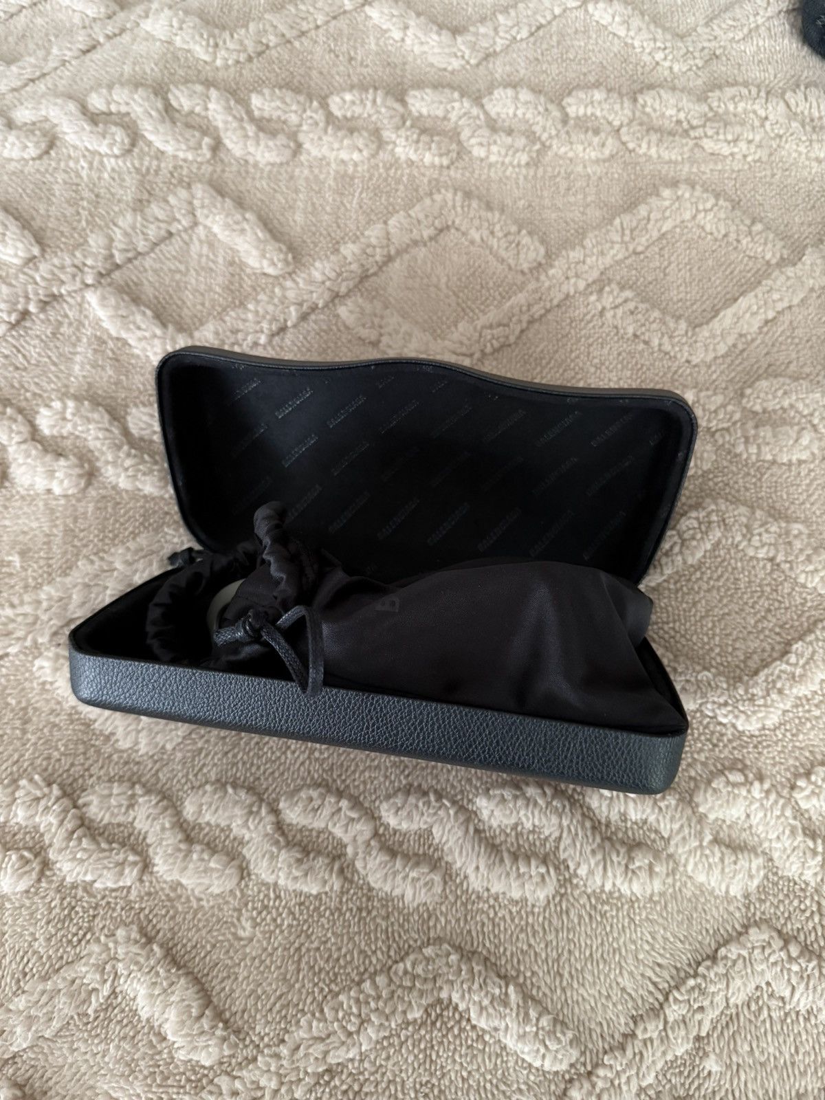 Balenciaga Balenciaga Bat Rectangle Sunglasses Silver Grey Size ONE SIZE - 4 Thumbnail