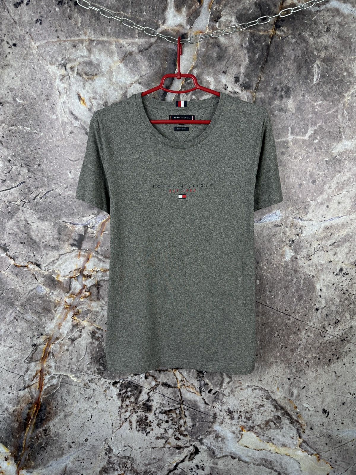 Tommy Hilfiger Men’s Tommy Hilfiger T-Shirt Gray Streetwear Size Medium Size US M / EU 48-50 / 2 - 1 Thumbnail