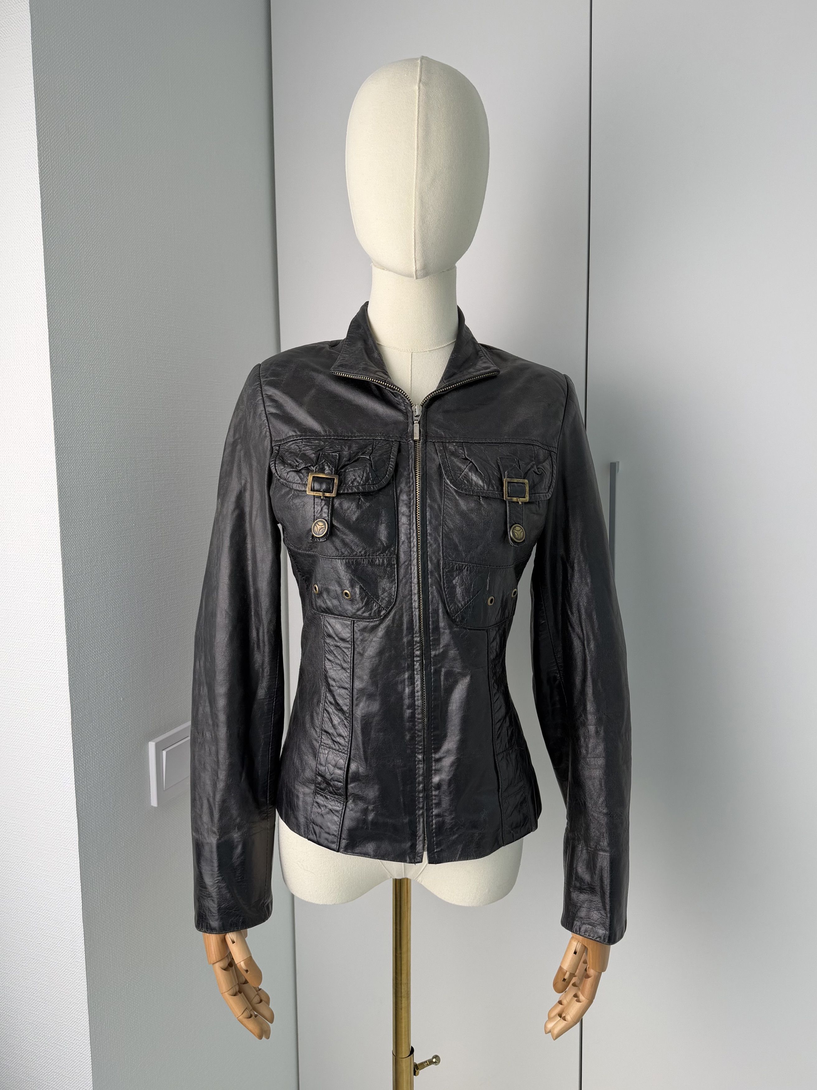 Vintage Vintage Leather Jacket Women's Fitted Zip Up Biker Style Size XS / US 0-2 / IT 36-38 - 1 Thumbnail