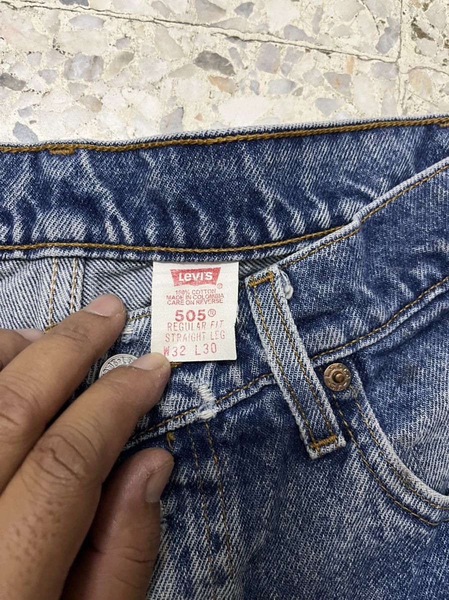 Levi's Vintage Levi’s 505 distressed 90s light blue wash jeans Size US 32 / EU 48 - 8 Thumbnail
