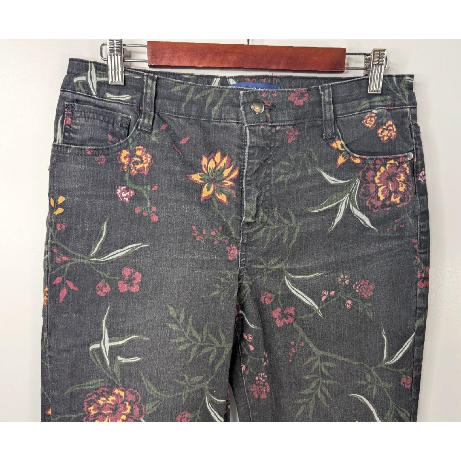Vintage Bandolino Amy Floral Pants Women Size 8 Black Stretch Straight Leg Casual Size 30" / US 8 / IT 44 - 2 Thumbnail