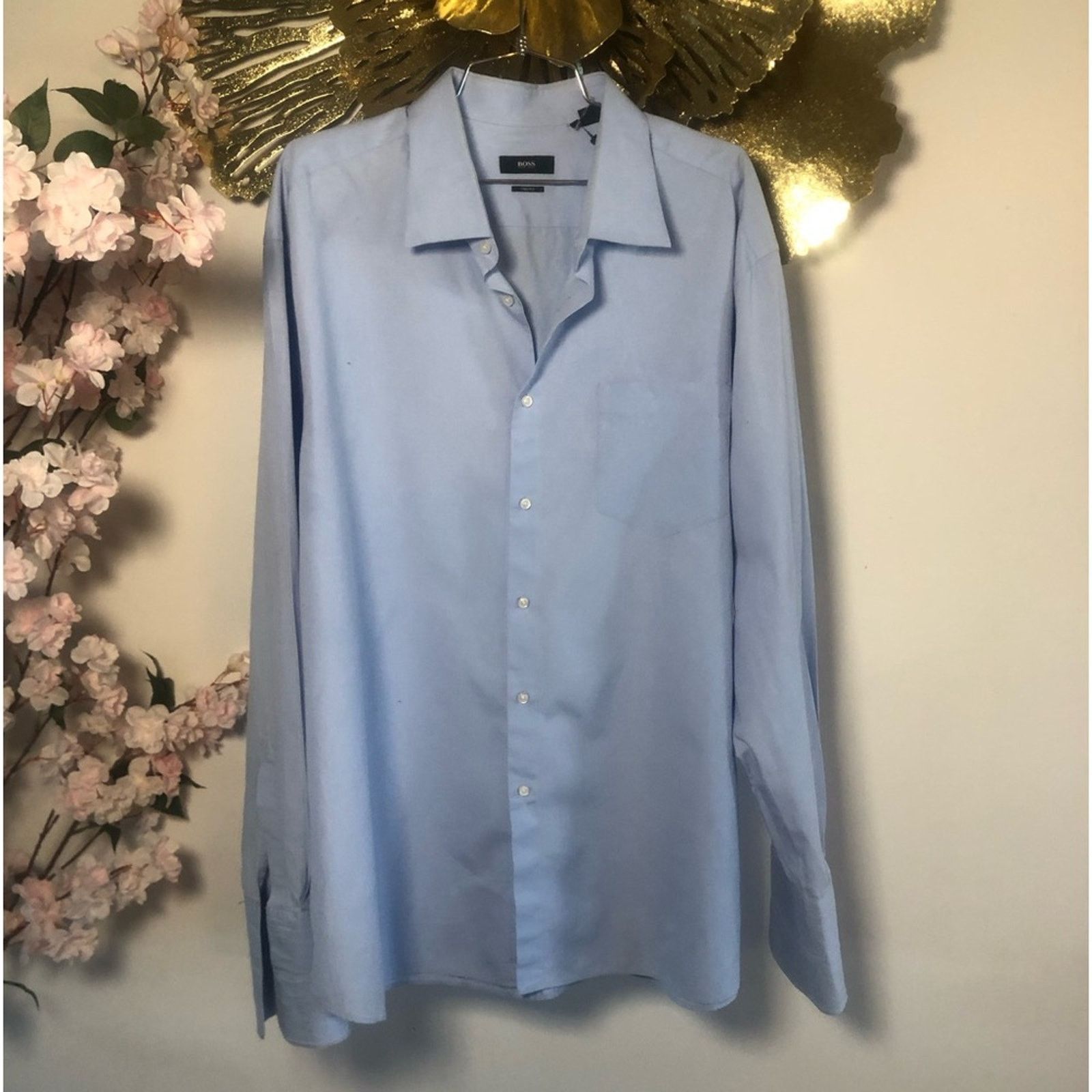 Hugo Boss button down dress shirt in blue. Size 18 1/2 Size US L / EU 52-54 / 3 - 1 Thumbnail