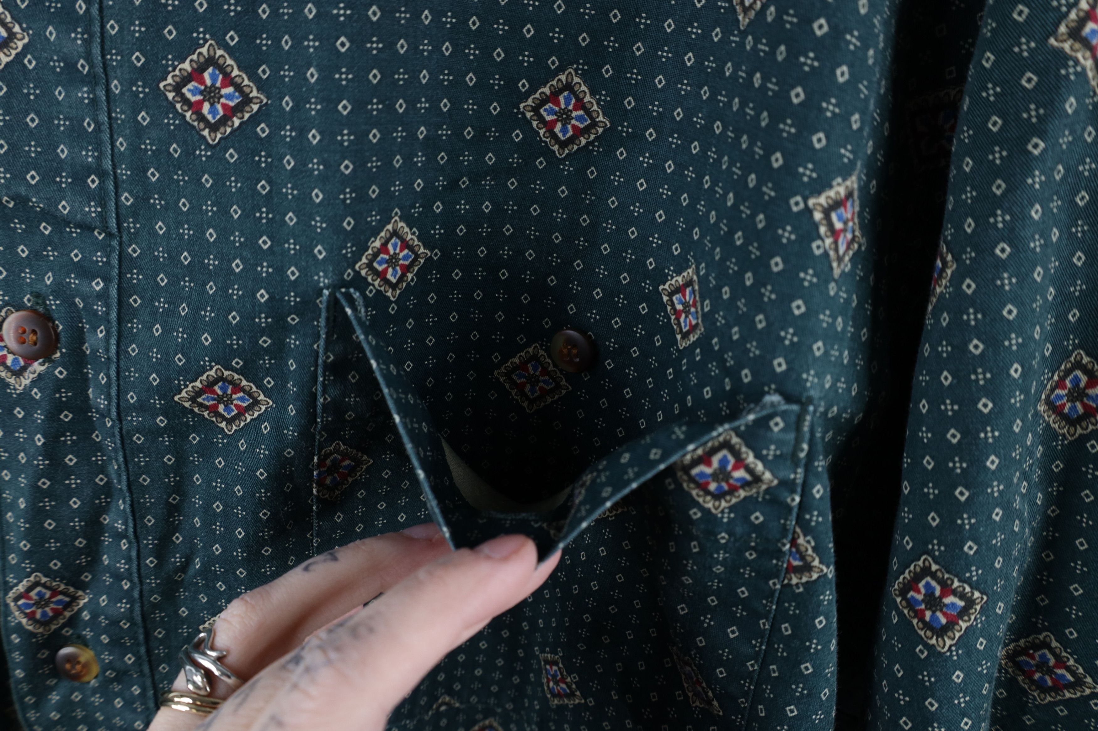 Vintage Vintage 90s Streetwear Geometric Collared Button Down Shirt Size US L / EU 52-54 / 3 - 5 Thumbnail