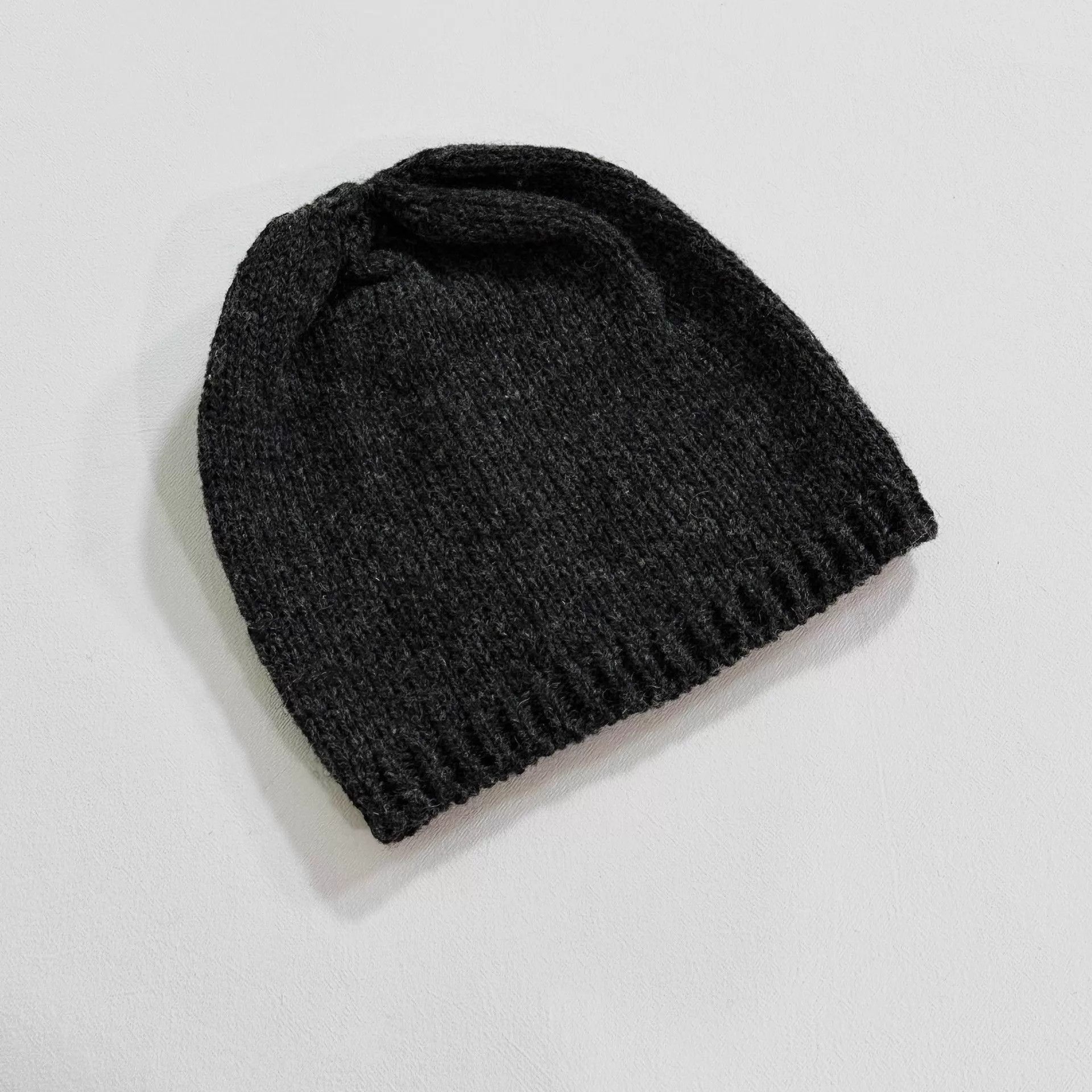Bergfabel Bergfabel Hand-Knit Wool Beanie Deep Gray Size ONE SIZE - 1 Thumbnail