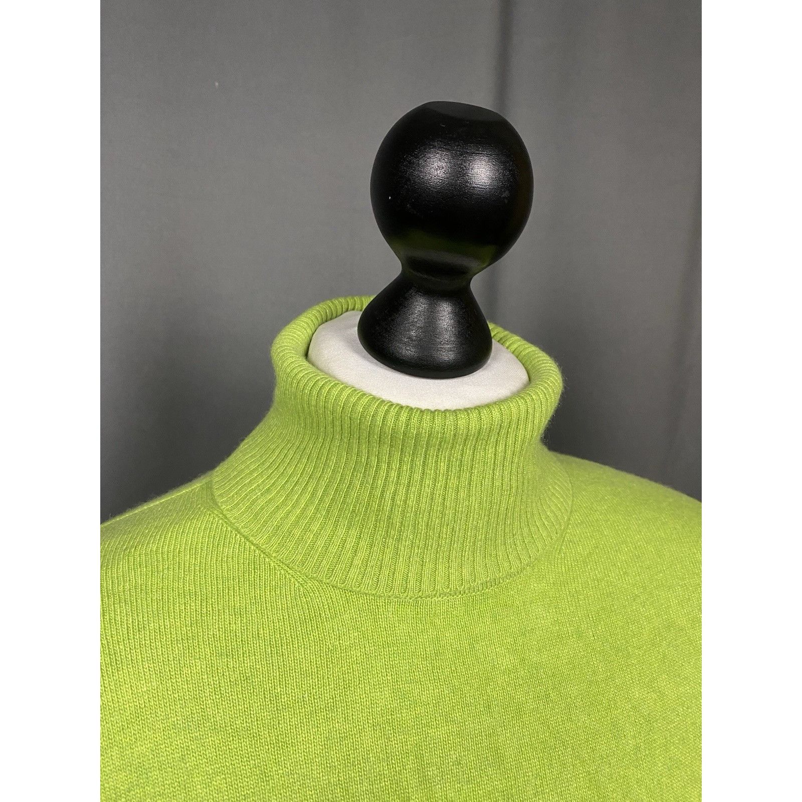 Burberry Burberry Small Logo Women's Green Cashmere Turtleneck Sweate Size S / US 4 / IT 40 - 6 Thumbnail