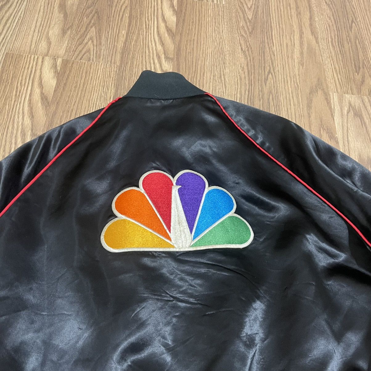 Vintage Vintage 80’s NBC Peacock Logo Jacket Satin Jacket Size US L / EU 52-54 / 3 - 3 Thumbnail