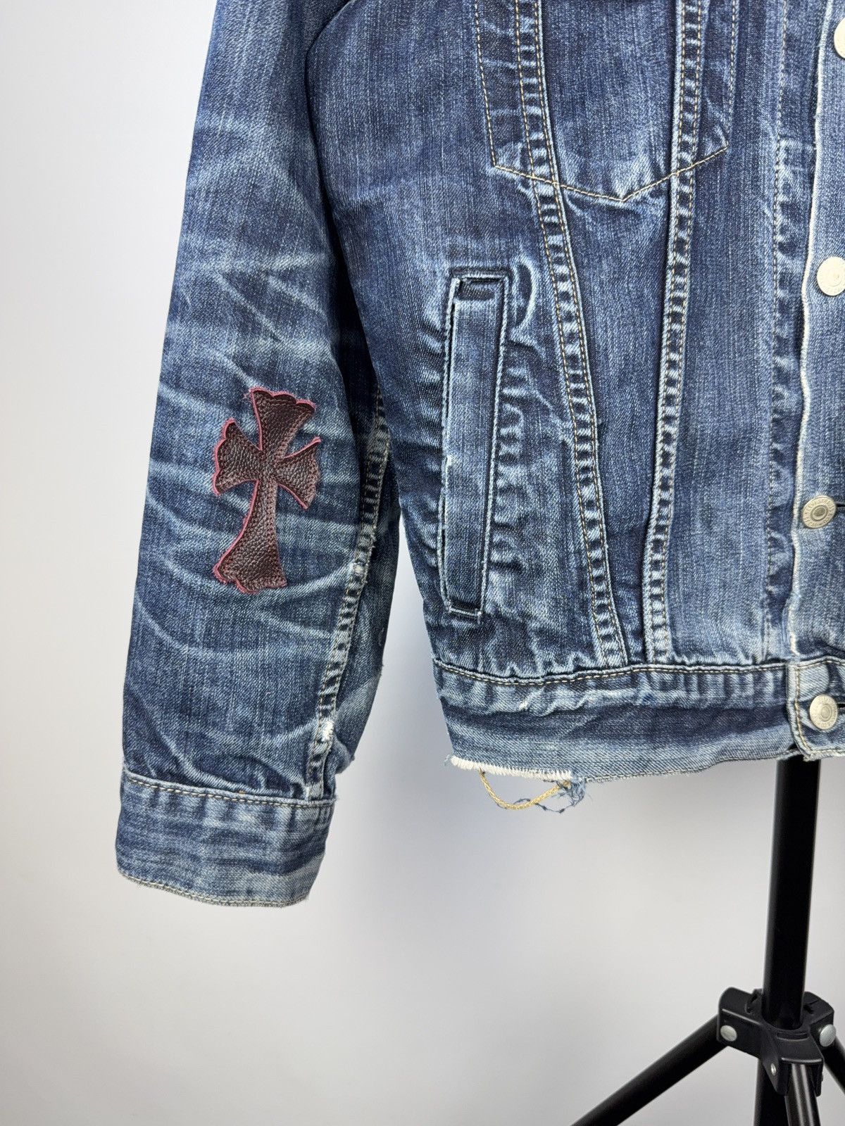 Levi's Vintage Clothing Vintage 90s Archival Chrome Hearts Style Cross Denim Jacket Size US S / EU 44-46 / 1 - 6 Thumbnail
