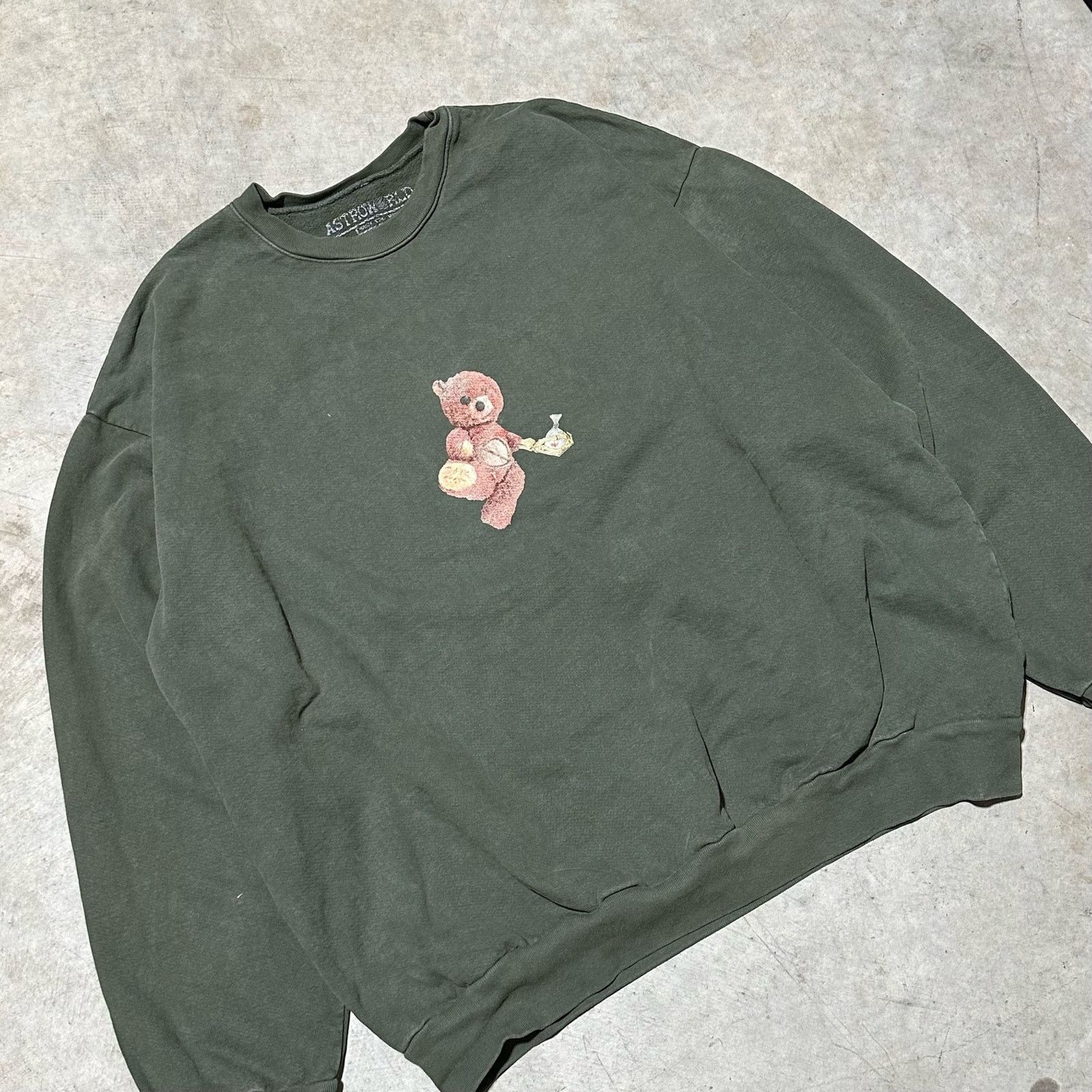 Travis Scott Travis Scott Astro World Teddy Bear Crewneck size XXL in Men Size US XXL / EU 58 / 5 - 3 Thumbnail