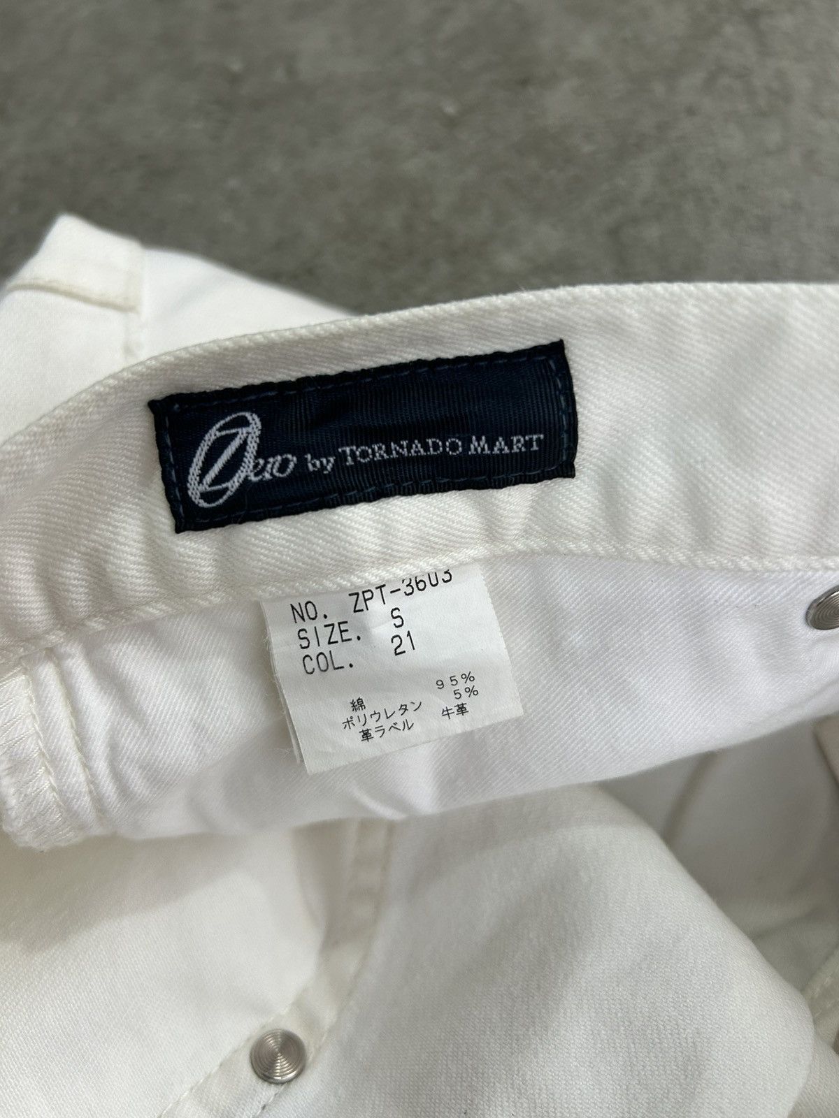 Tornado Mart Tornado Mart Zero Bootcut White Jeans Size US 31 - 10 Thumbnail
