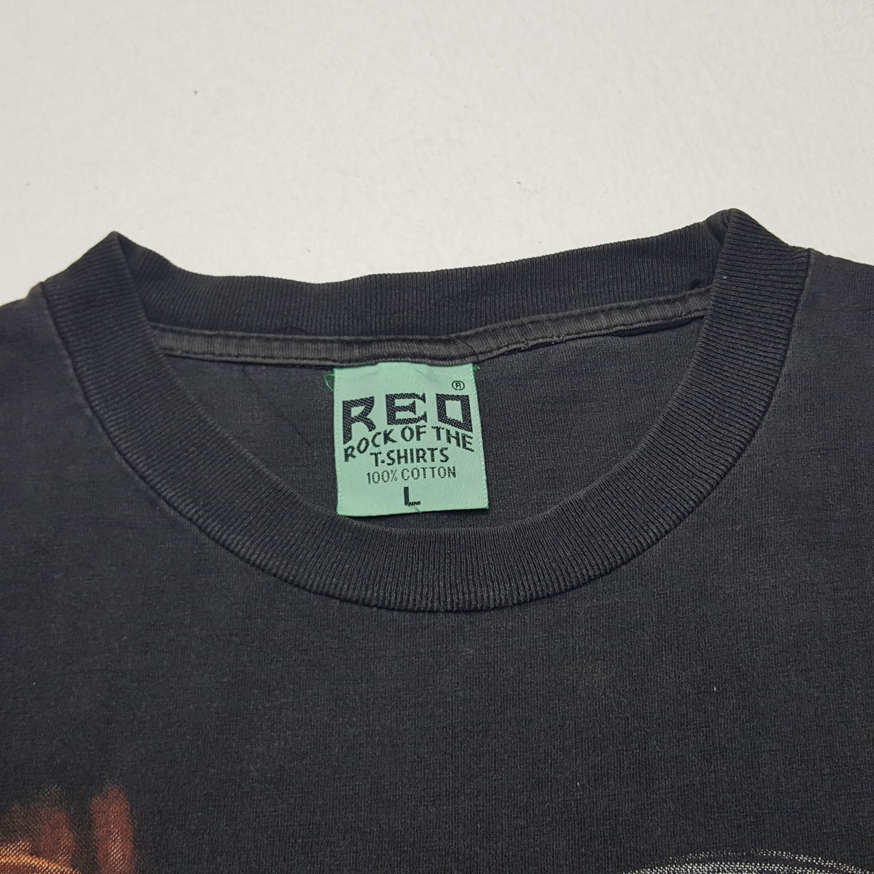 Vintage Vintage 90's Titanic American Romance Movie Tshirt Size US L / EU 52-54 / 3 - 5 Thumbnail