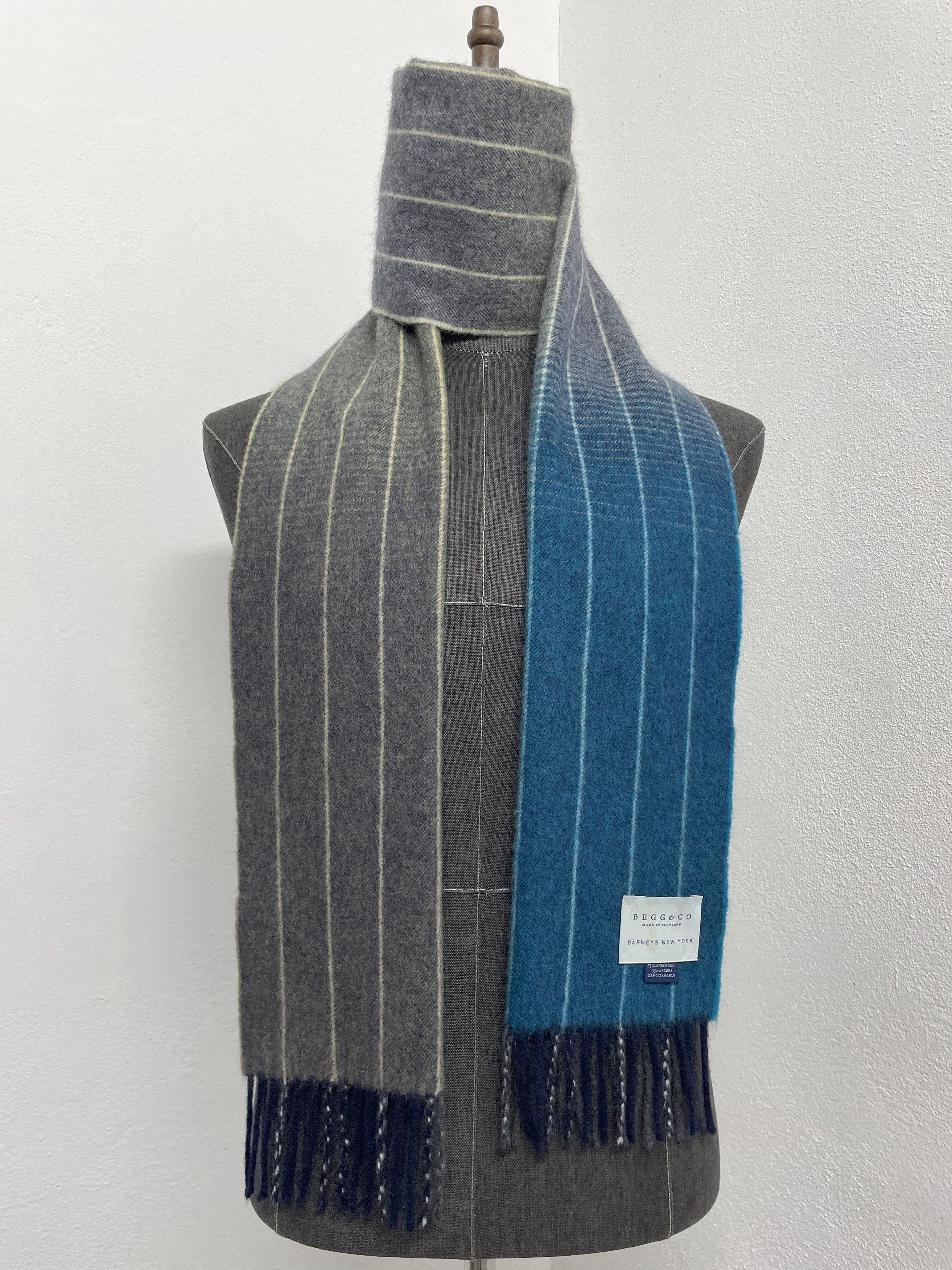 Barneys New York Barneys New York Scarf / Muffler - 6229 Size ONE SIZE - 1 Thumbnail