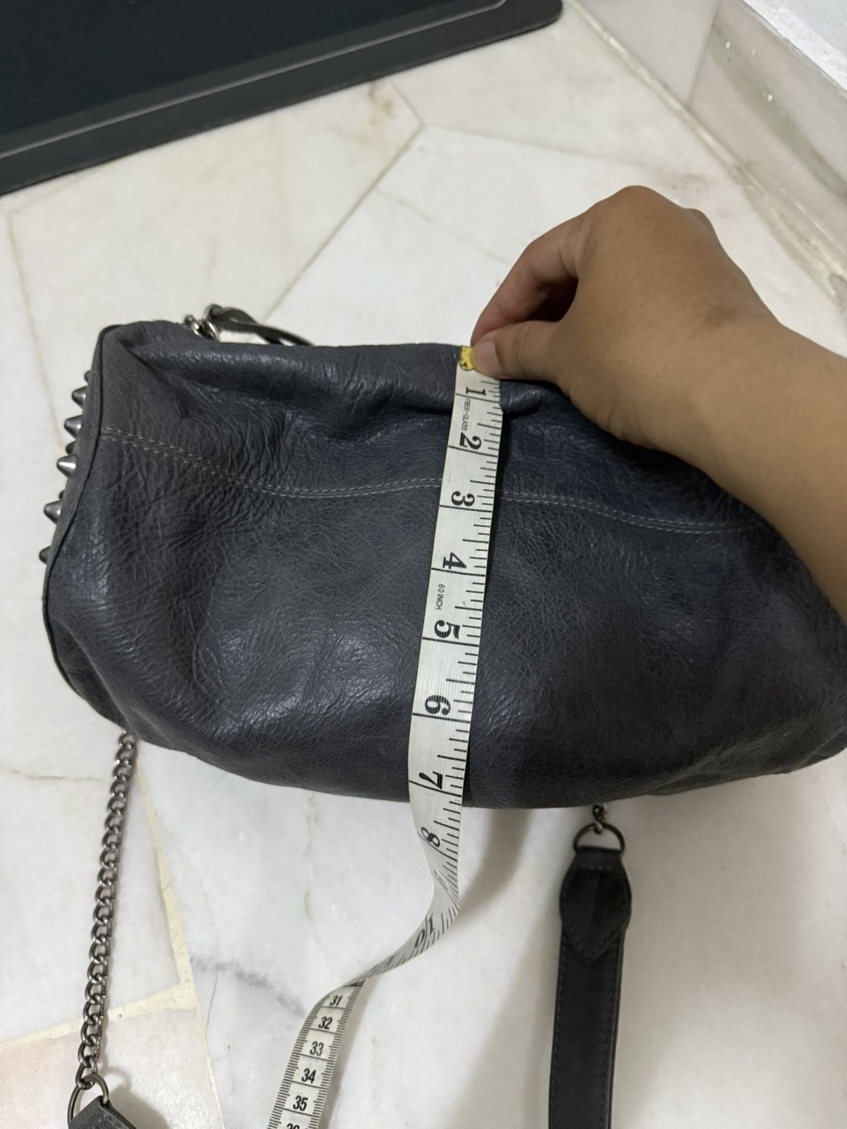 Japanese Brand Vintage Patina leather Studded chain sling bag Size ONE SIZE - 9 Thumbnail