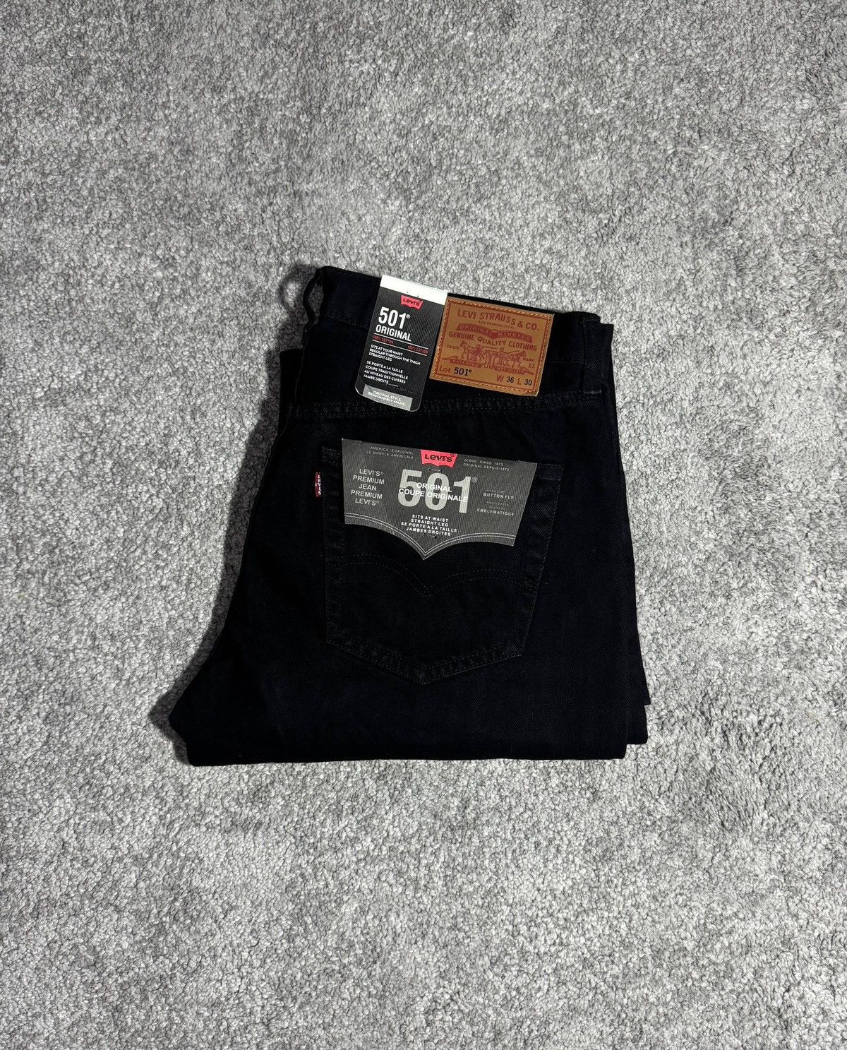Levi's Levi’s 501 Jeans in Black W36 L30. Size US 36 / EU 52 - 1 Thumbnail
