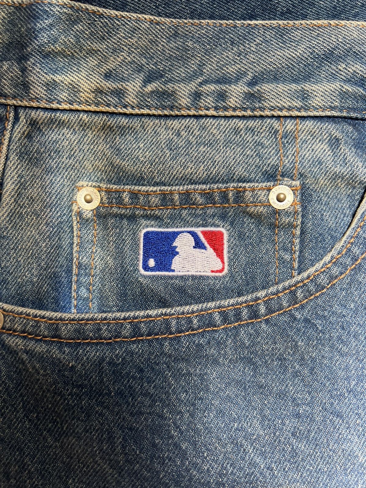 Mitchell & Ness × Supreme Supreme Mitchell & Ness Atlanta Braves SS26 Loose Fit Jean Size US 38 / EU 54 - 3 Thumbnail