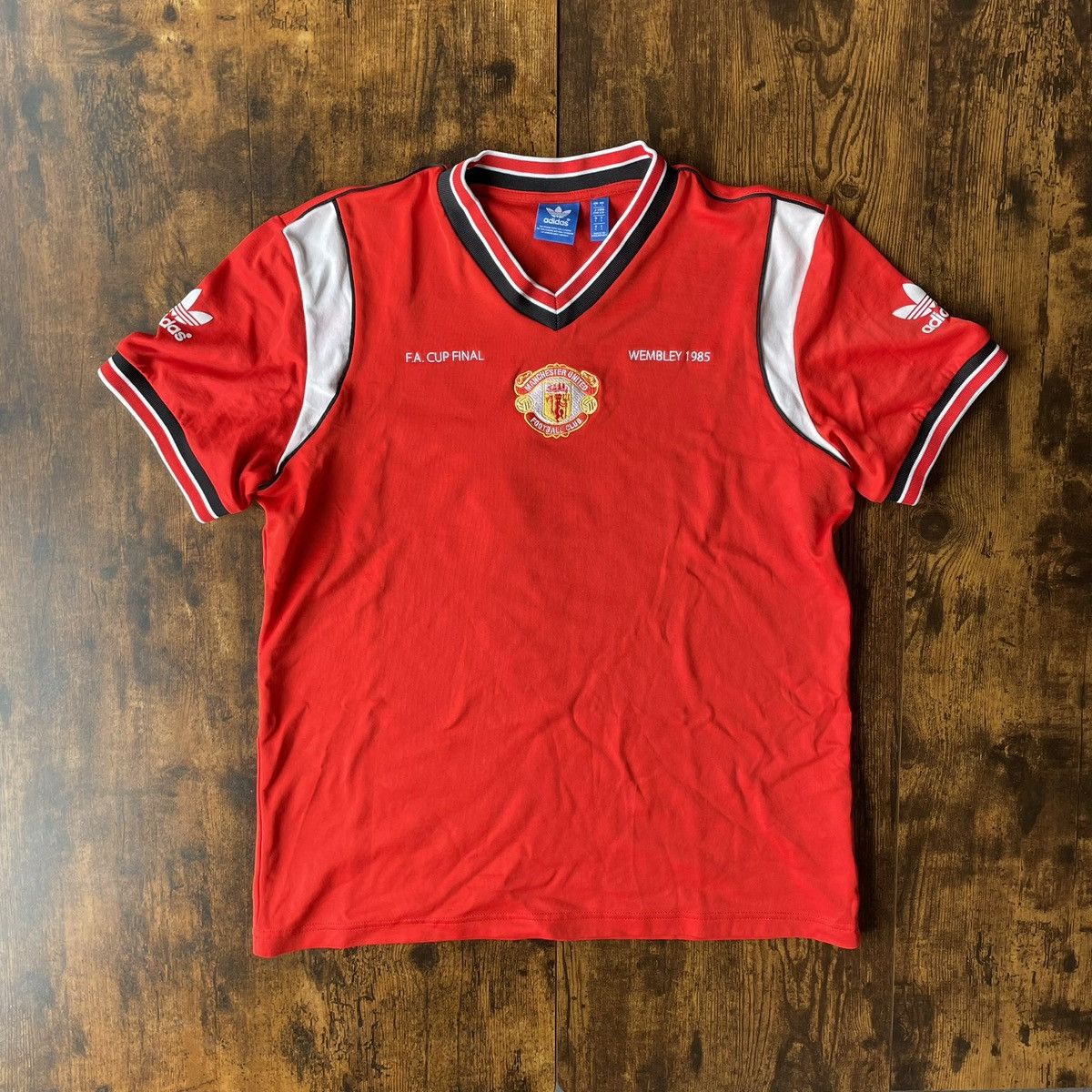Adidas Manchester United 1985 Adidas FA cup home soccer jersey Size US L / EU 52-54 / 3 - 1 Thumbnail