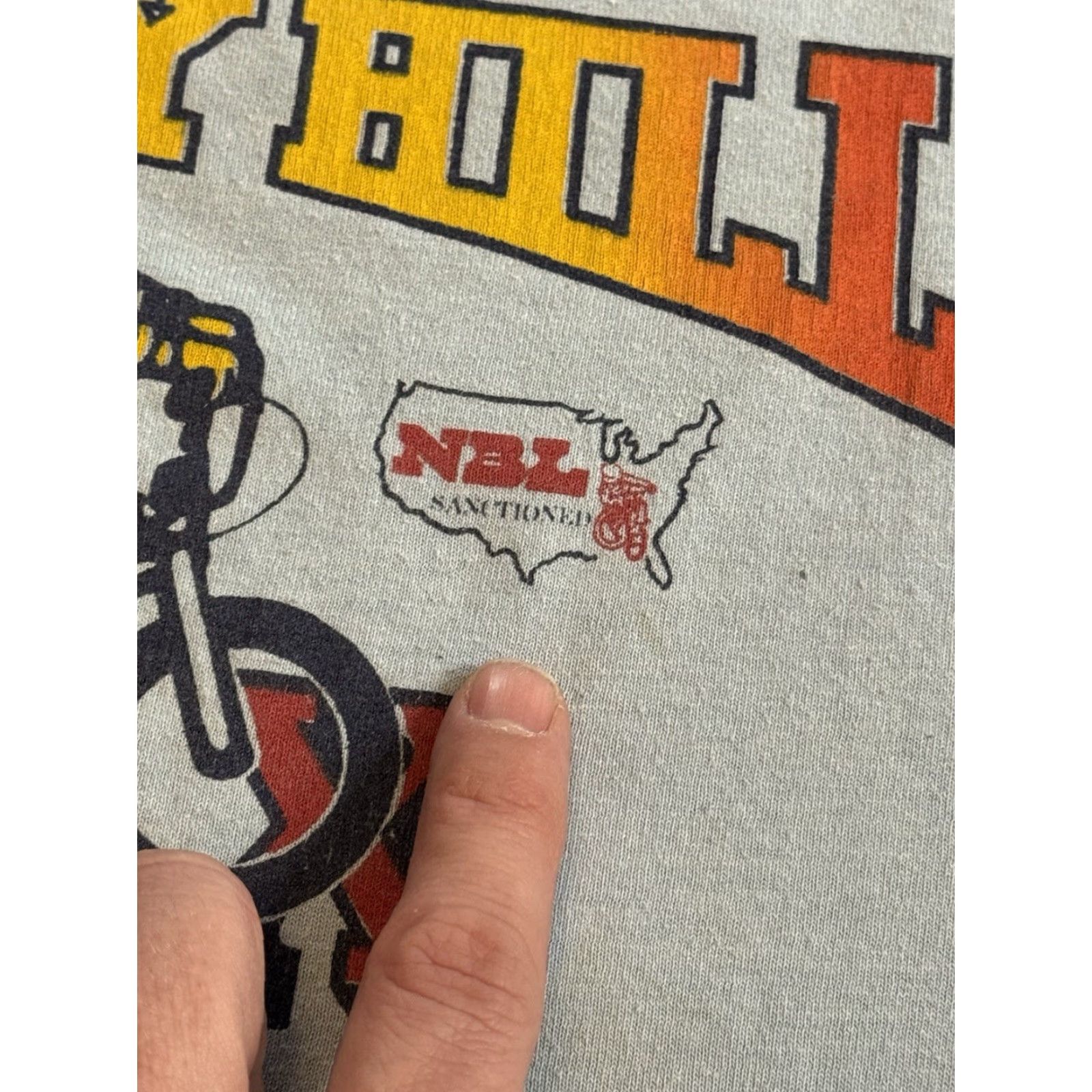 Fruit Of The Loom VINTAGE 80s Jockey Hill Kingston NY Long Sleeve T Shirt XL Blue Cotton Polyester Fruit of the Loom Mens 80s BMX Racing Logo Graphic Print Crew Neck Size US XL / EU 56 / 4 - 3 Thumbnail