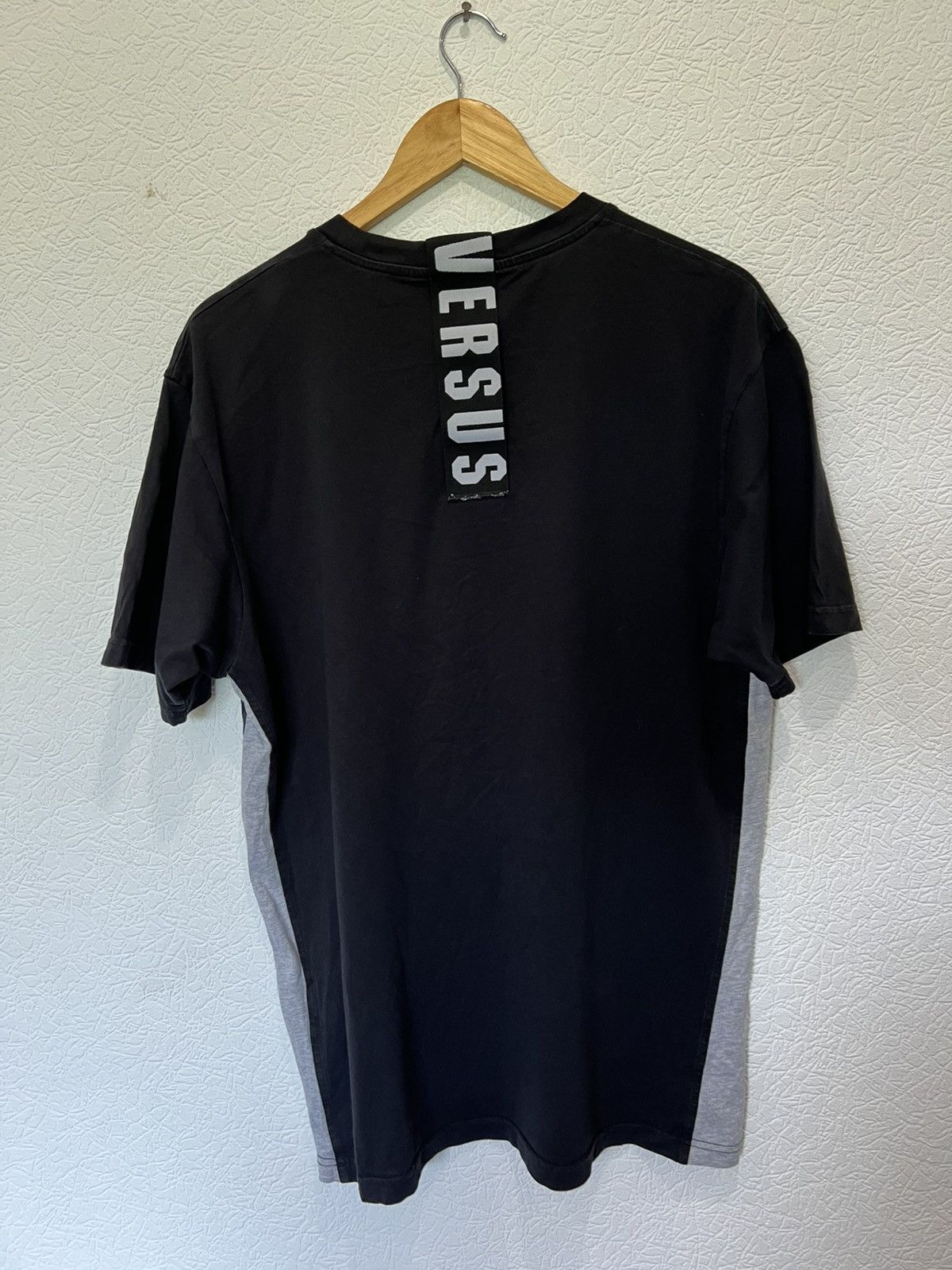 Versace Mens T Shirt Versace Versus Big Logo Size L Size US L / EU 52-54 / 3 - 1 Thumbnail