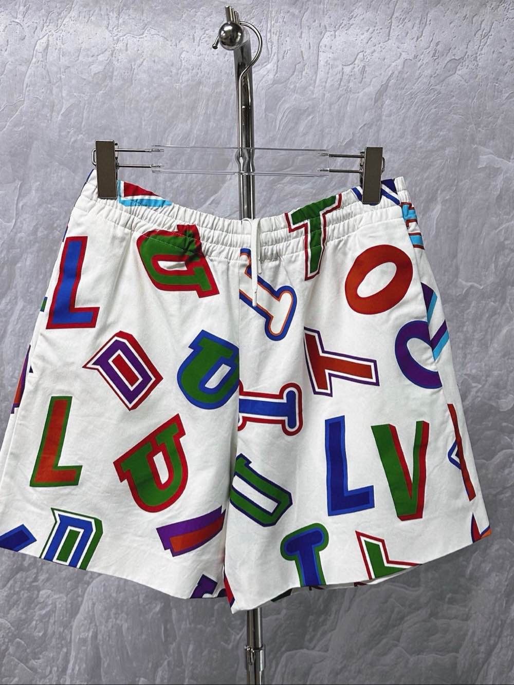 Louis Vuitton Louis Vuitton x NBA Logo Printed Shorts Size S Size US 30 / EU 46 - 1 Thumbnail