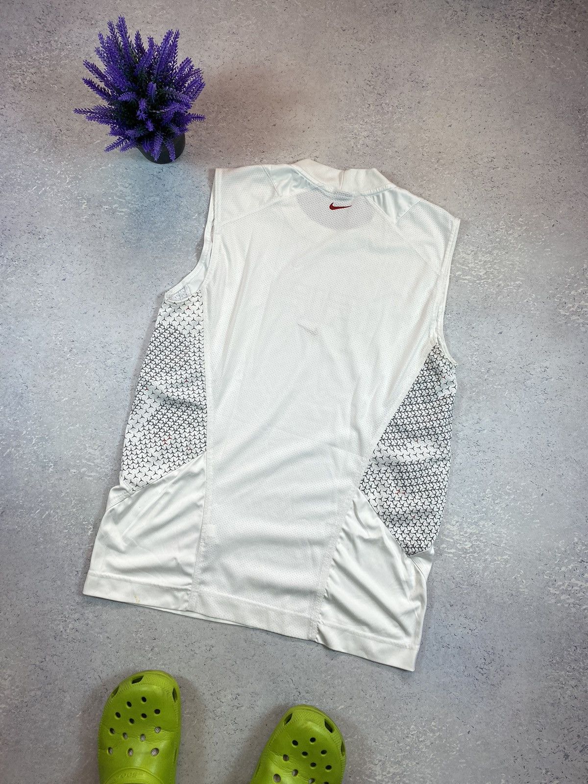 Nike × Vintage Vintage Men’s Nike Undershirt with big centre logo size M Size US M / EU 48-50 / 2 - 9 Thumbnail