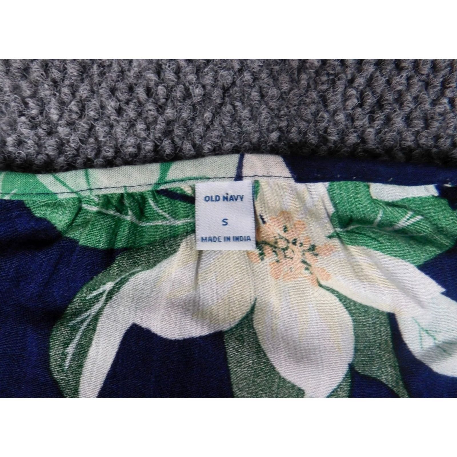 Old Navy Old Navy Womens Blouse S Blue Floral Crew Neck Pullover Stretch Top Casual Button Cotton Blend Regular Size S / US 4 / IT 40 - 5 Thumbnail