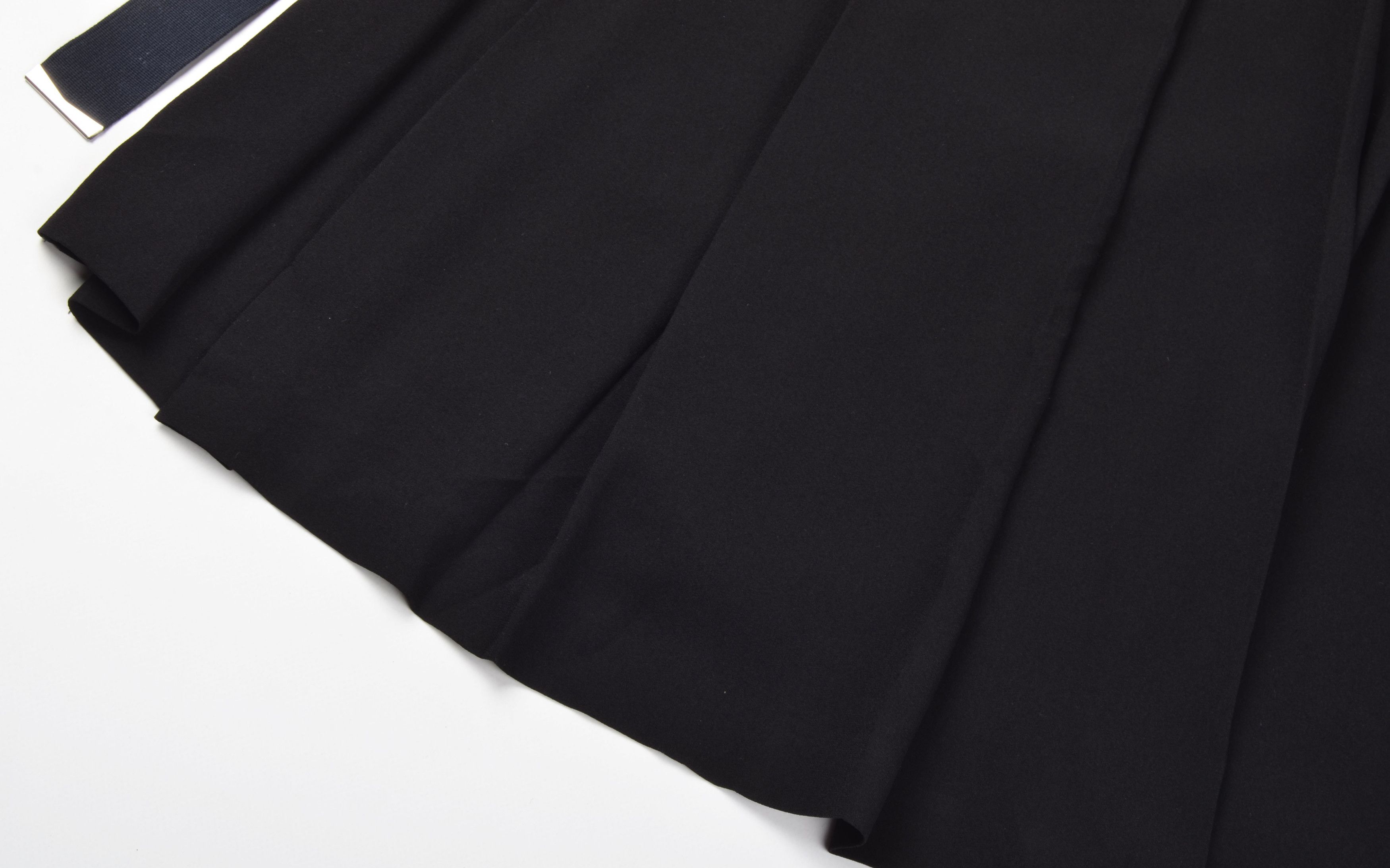 Marc by Marc Jacobs Women's Marc Jacobs Black Pleated Straps Knee Length Skirt Size 26" / US 2 / IT 38 - 7 Thumbnail
