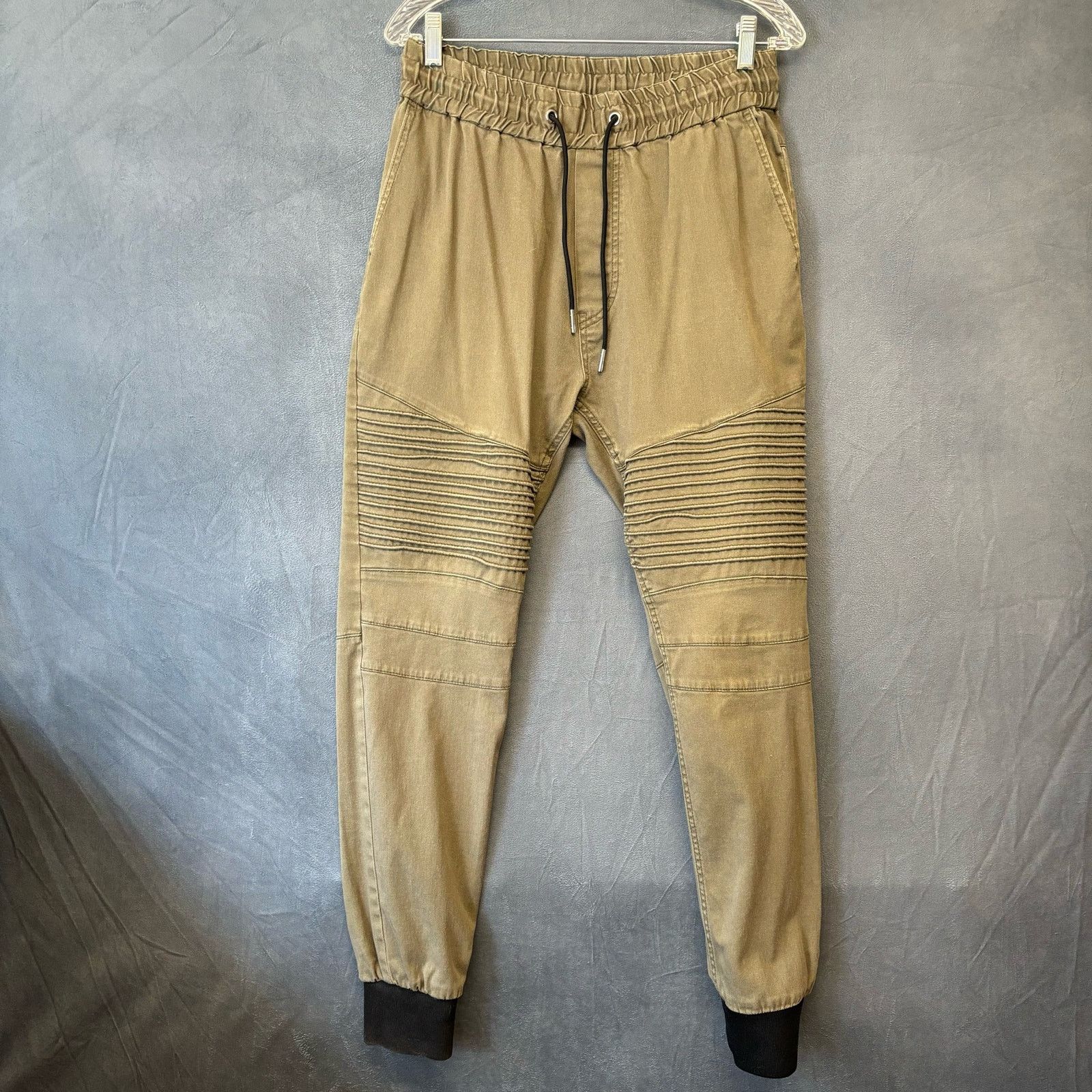 Other Divided Army Green Joggers Men’s Size 32 Drawstring Military Size US 32 / EU 48 - 1 Thumbnail