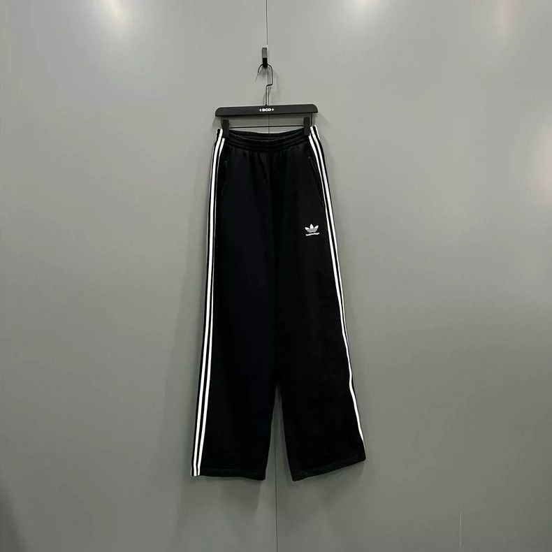 Balenciaga Balenciaga size S Adidas collaboration side-striped logo t Size US 27 - 1 Thumbnail