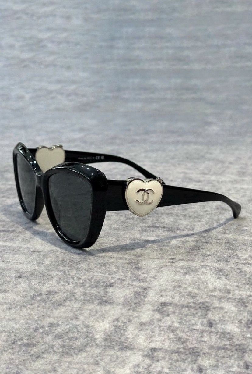 Chanel Chanel 0CH5517 C510S4 Size ONE SIZE - 1 Thumbnail