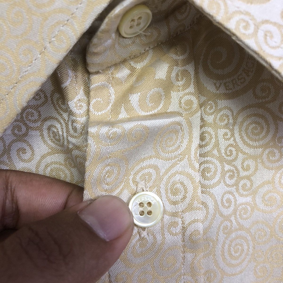 Versace GIANNI VERSACE BUTTON SHIRT Size US L / EU 52-54 / 3 - 6 Thumbnail