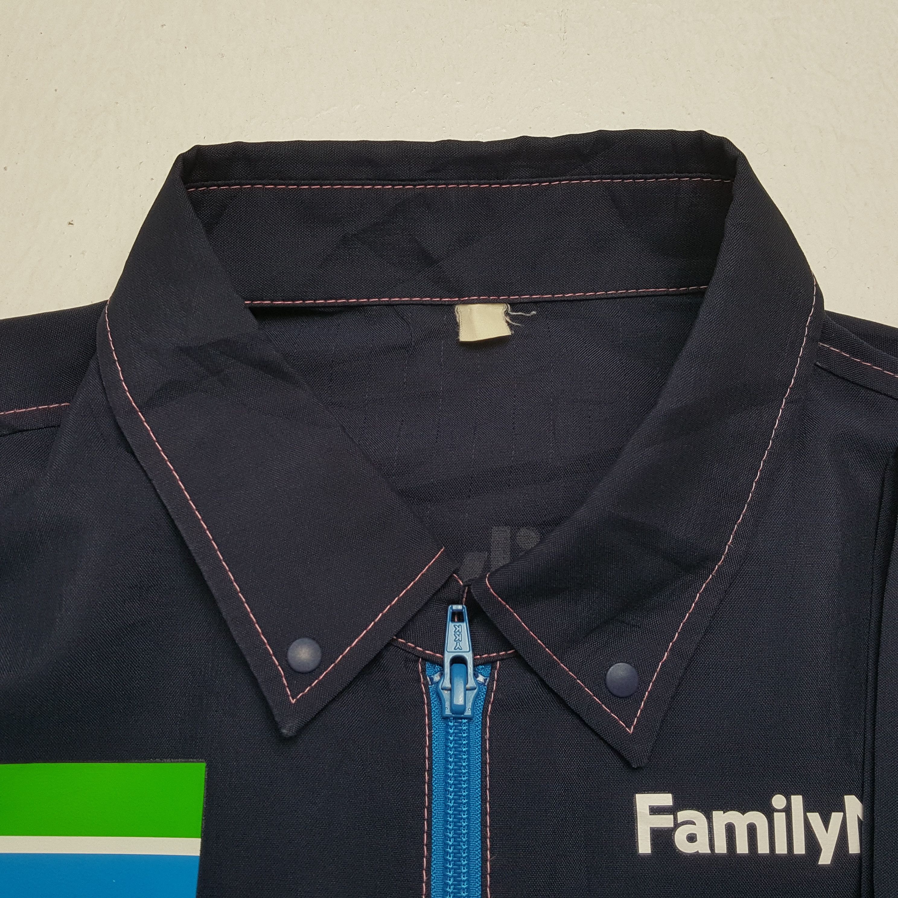 Japanese Brand × Vintage Vintage FAMILY MART Japanese Workers Uniform Jacket Size US M / EU 48-50 / 2 - 8 Thumbnail