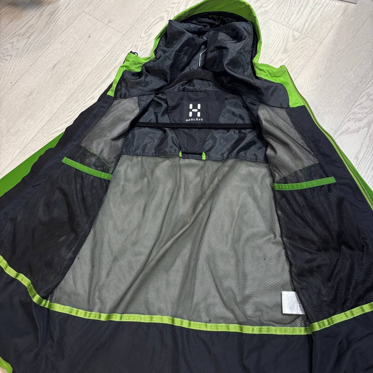 Haglofs Haglofs jacket Size:M Size US M / EU 48-50 / 2 - 8 Thumbnail