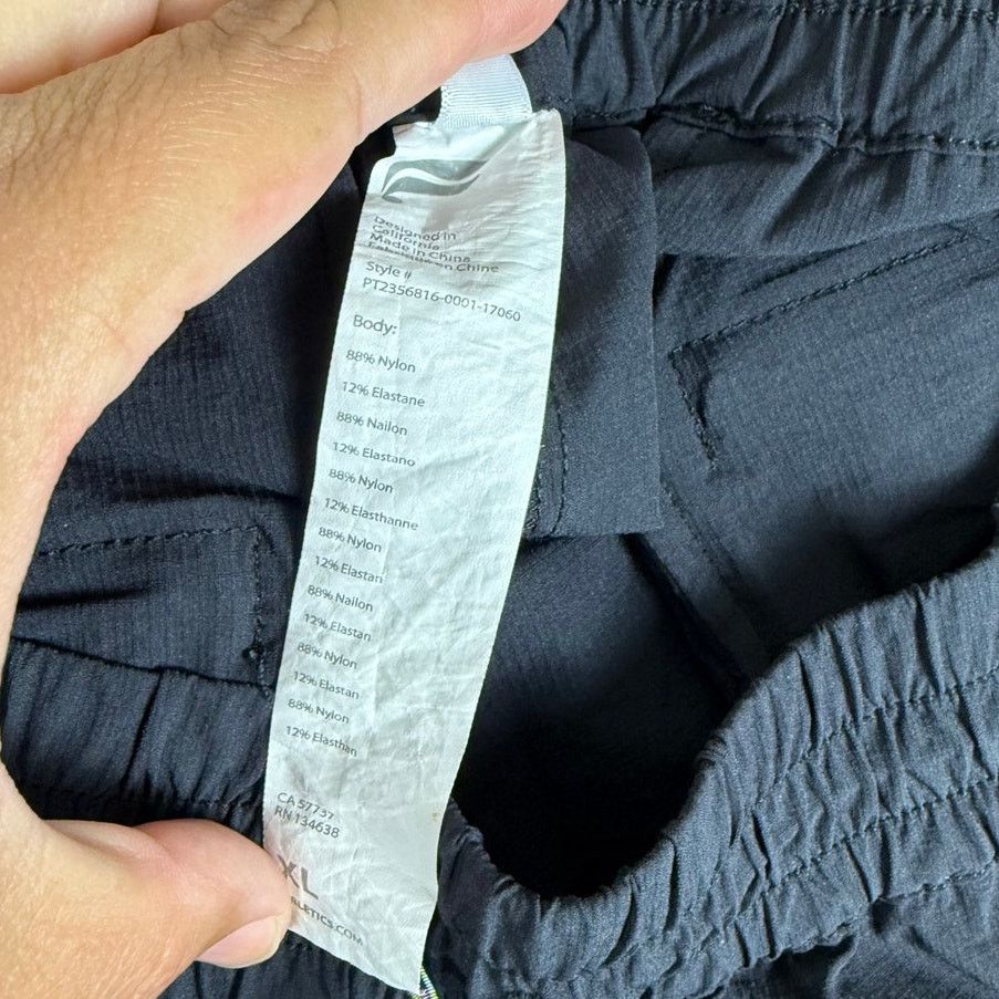 Fabletics fabletics men jogger pants size XL in very good condition Size US 27 - 4 Thumbnail