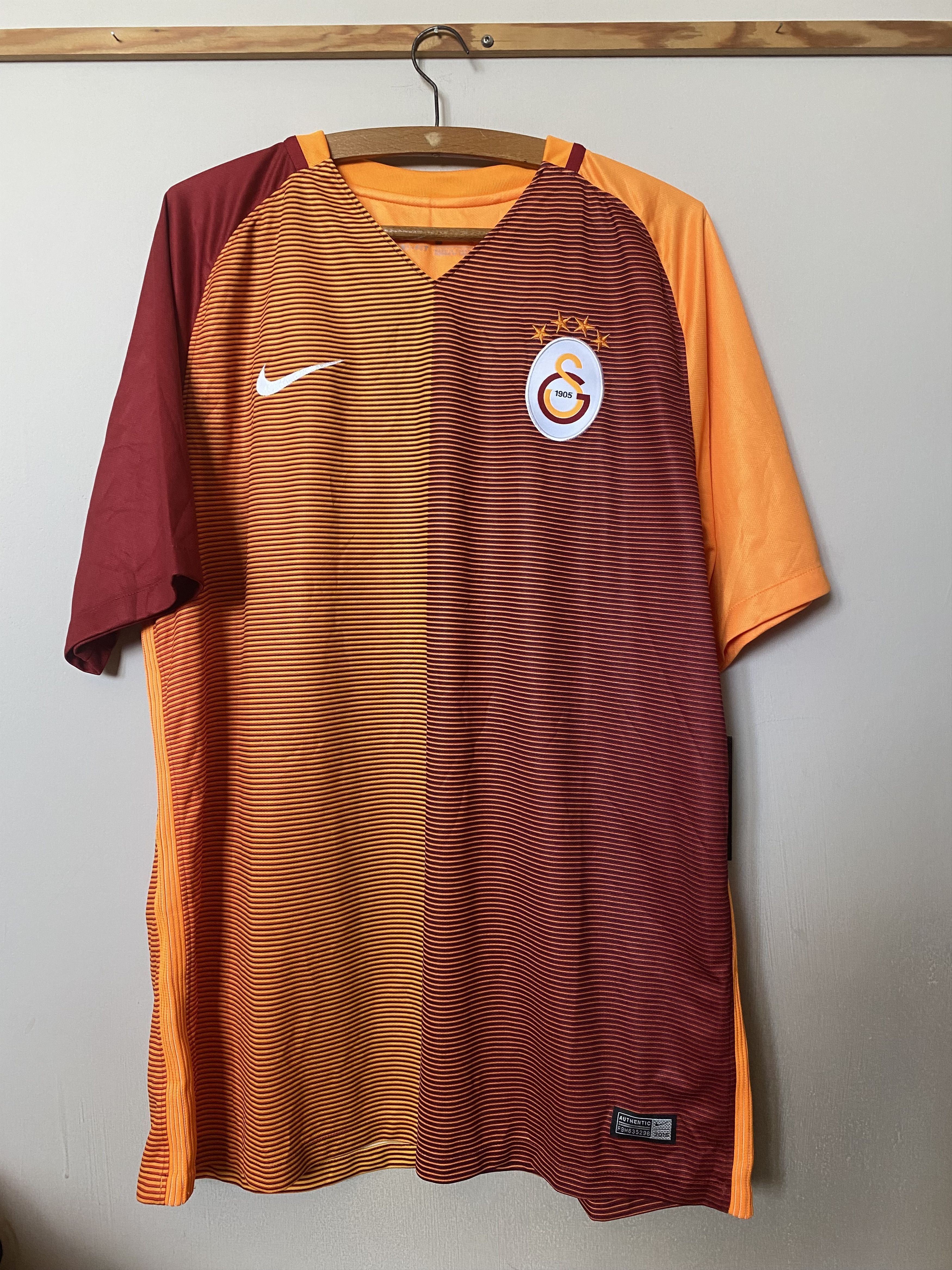 Nike GALATASARAY SK #52 HAKAN 2016 - 2017 - Nike - XL - NEW Size US XL / EU 56 / 4 - 2 Thumbnail