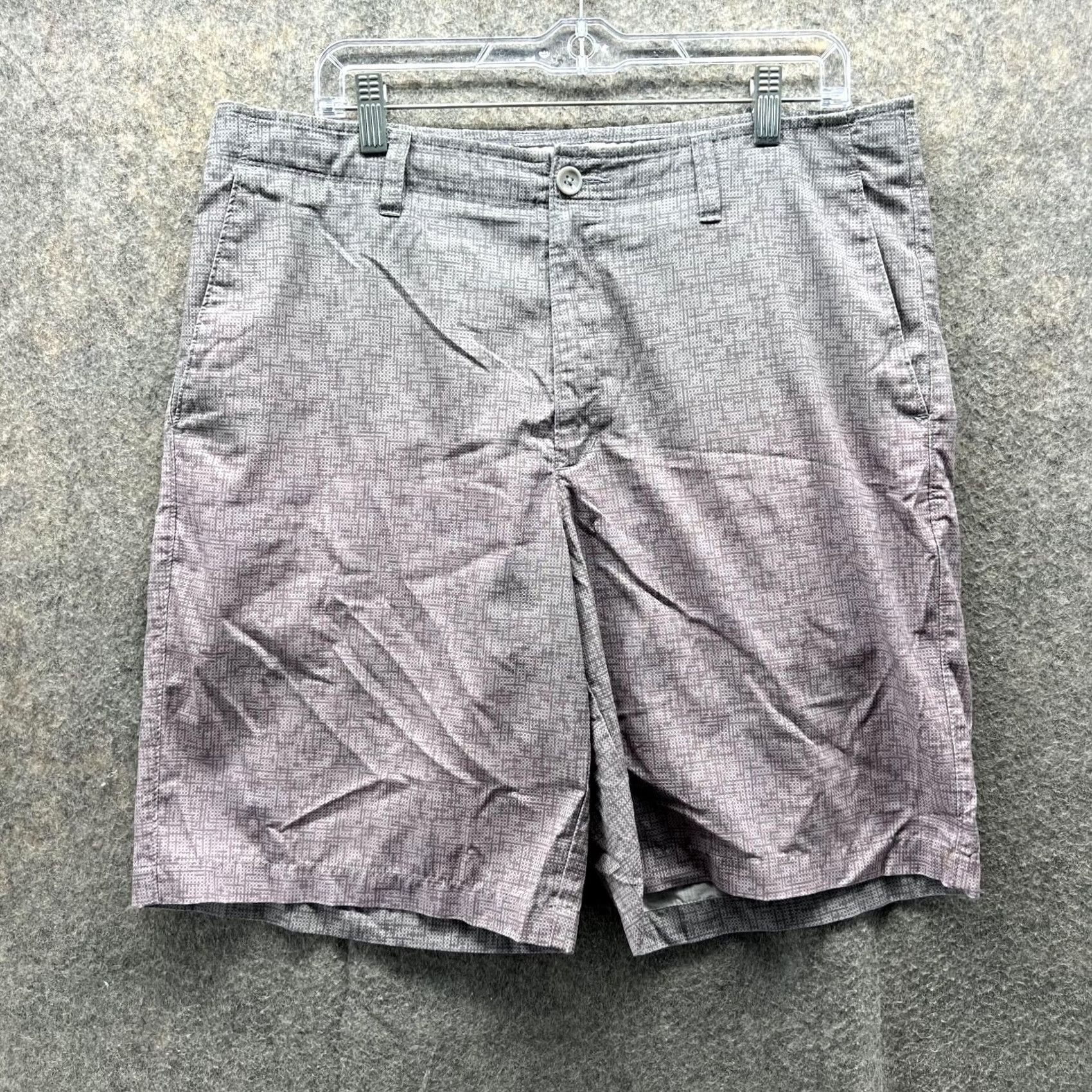 Vintage VINTAGE? No. Greg Norman Shorts Men 36 Red Gray Chino Flat Front Casual Two Tone Golf Size US 36 / EU 52 - 2 Thumbnail