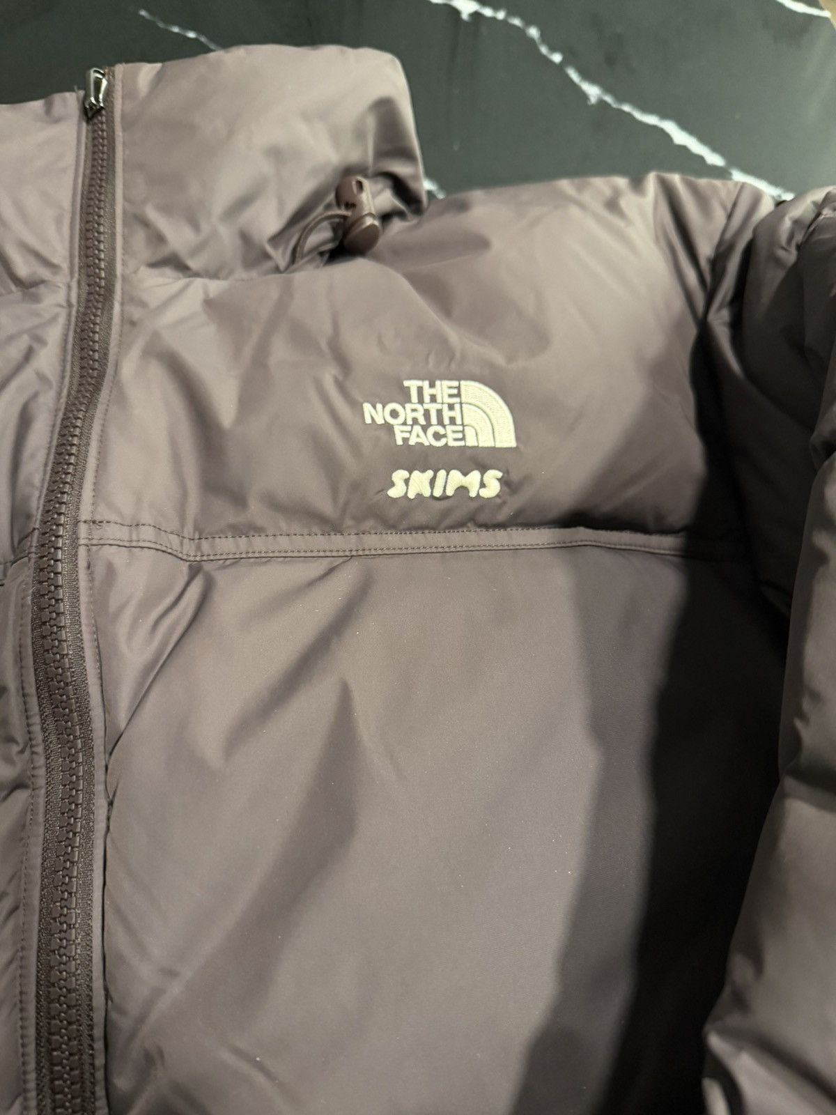 SKIMS × The North Face The North Face Skims Puffer Phoneix Size M / US 6-8 / IT 42-44 - 2 Thumbnail