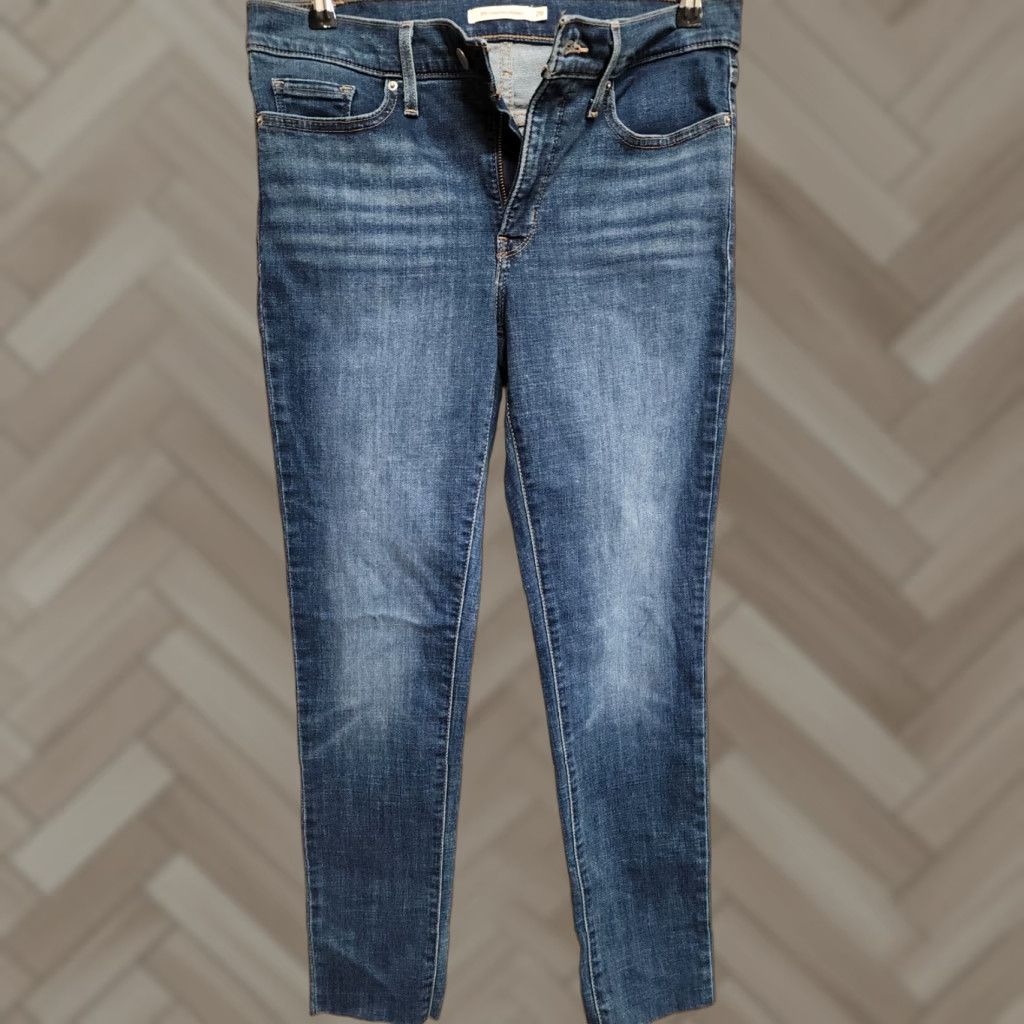 Levi's **Levi's Women's Size 29 Blue Straight Jeans** User: Levi's Women's Size 29 Blue Straight Jeans Size 29" - 1 Thumbnail