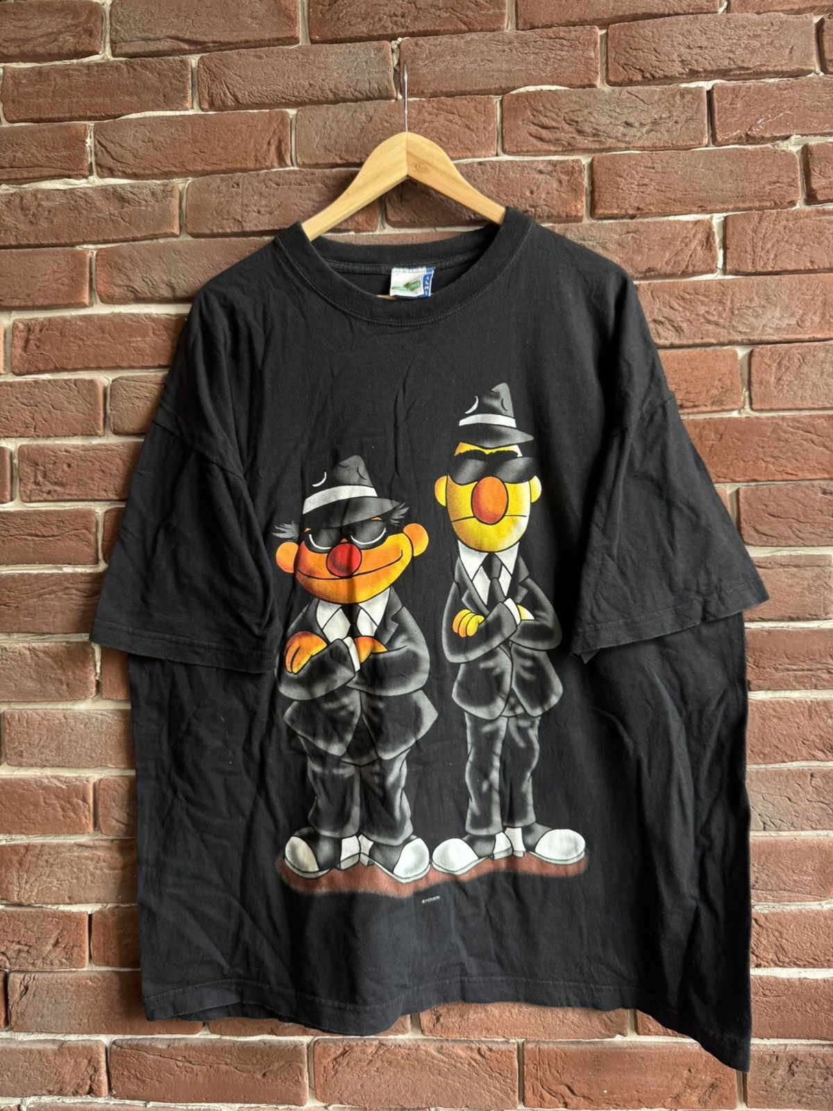 Cartoon Network 90s Vintage Sesame Street Bert Ernie T-shirt Man in Black Size US XL / EU 56 / 4 - 1 Thumbnail