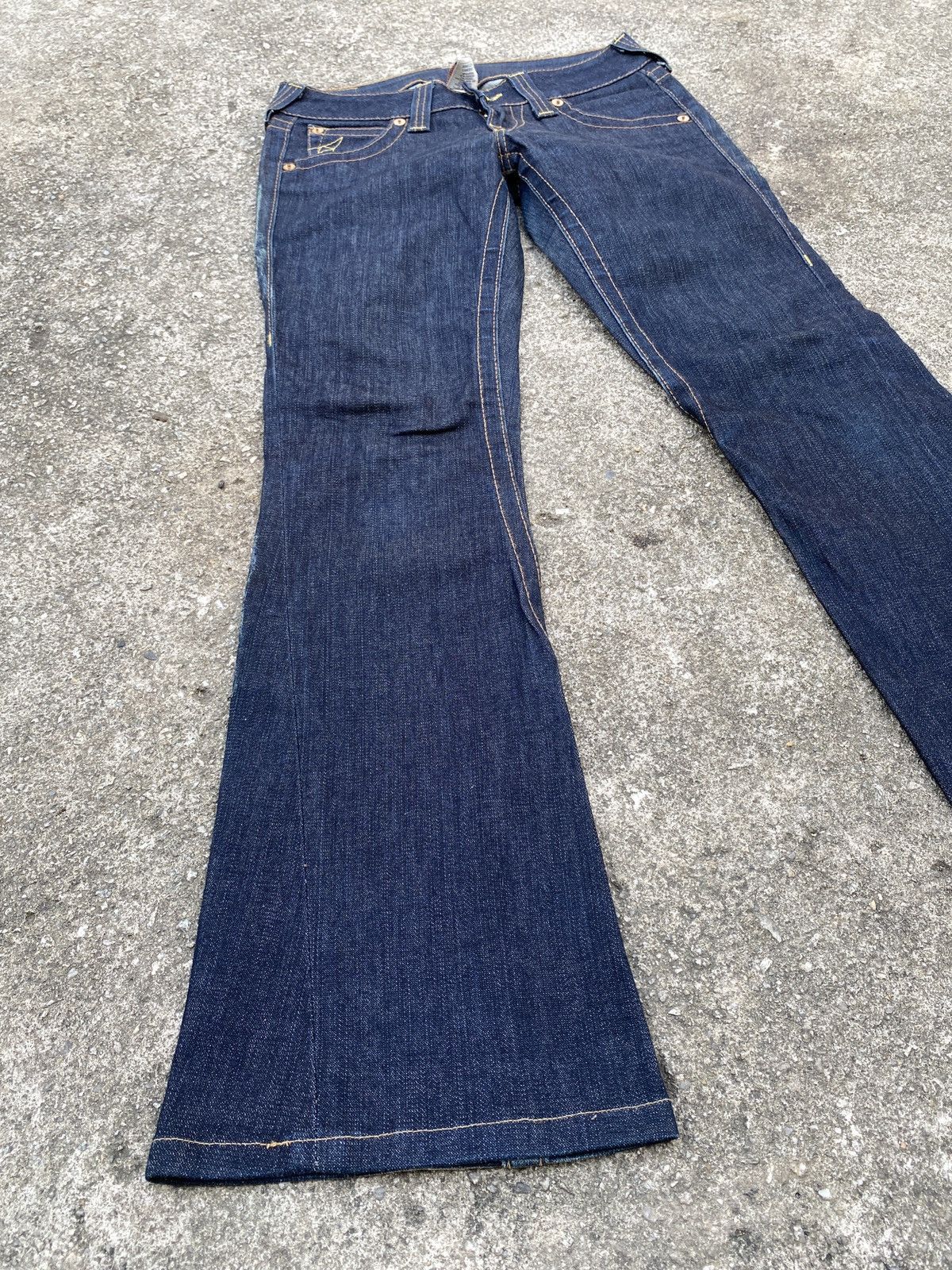 True Religion True Religion Indigo Blue Low Rise Flare Jeans Size 26" / US 2 / IT 38 - 6 Thumbnail