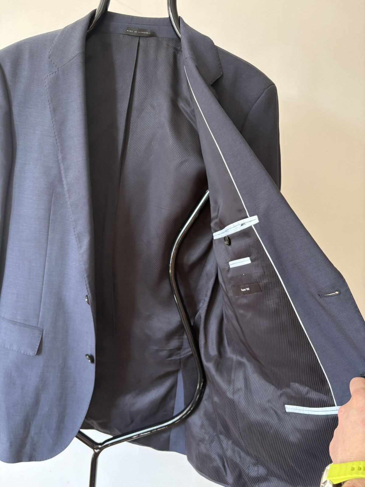 Designer × Hugo Boss Stylish Men’s Hugo Boss Suit – 100% Virgin Wool Size 50L - 5 Thumbnail