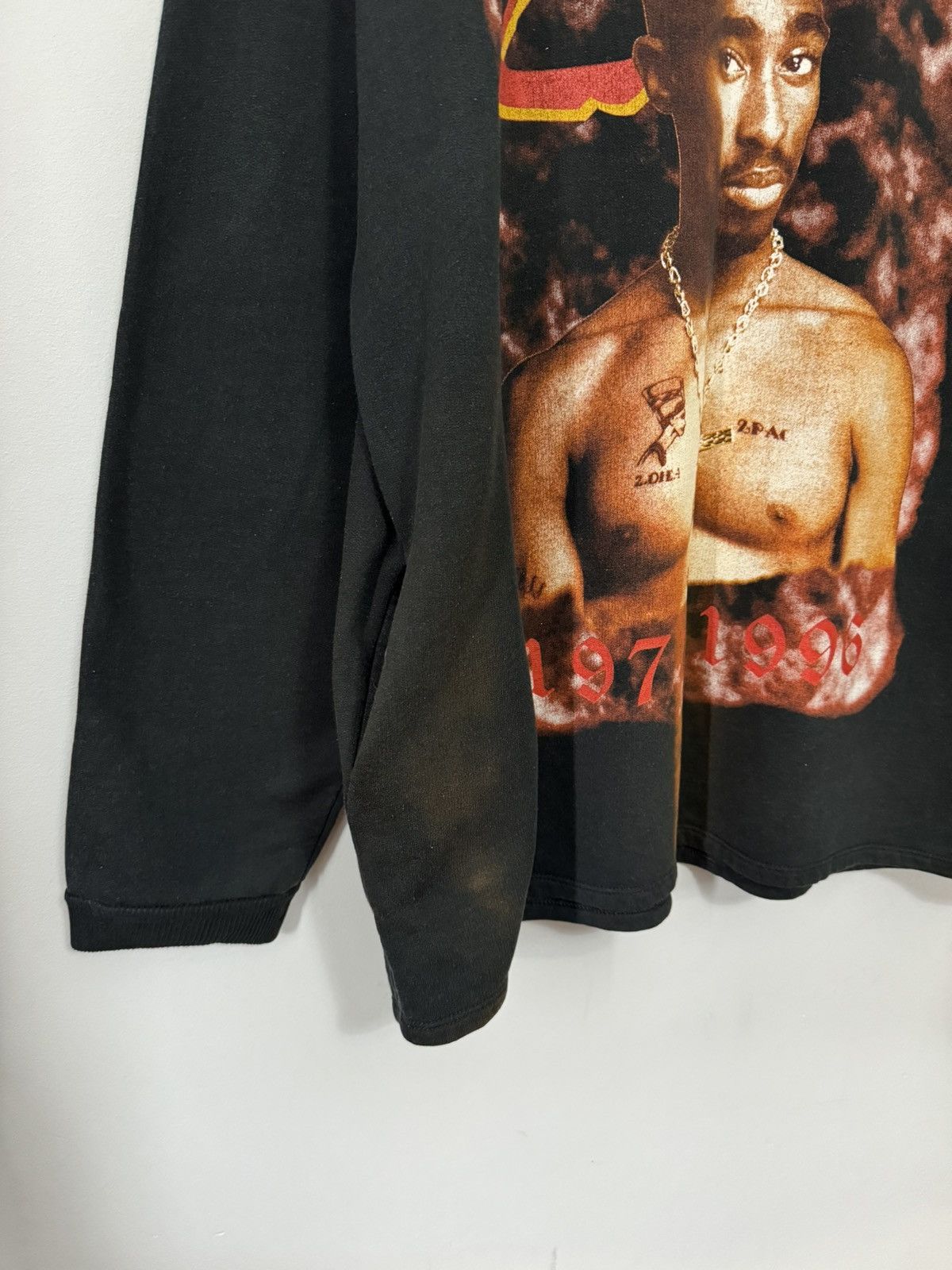 Band Tees × Rap Tees × Vintage Vintage 2Pac Tupac Shakur 90's Sweatshirt Size US XL / EU 56 / 4 - 3 Thumbnail